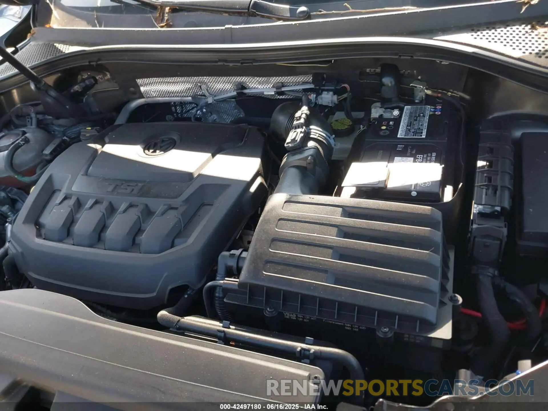 10 Photograph of a damaged car 3VV2B7AX5LM166752 VOLKSWAGEN TIGUAN 2020