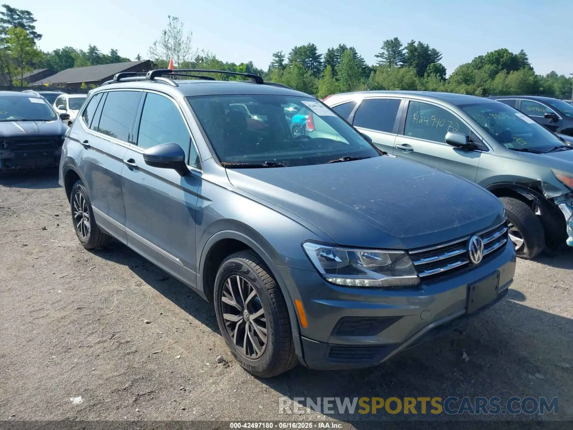 13 Photograph of a damaged car 3VV2B7AX5LM166752 VOLKSWAGEN TIGUAN 2020
