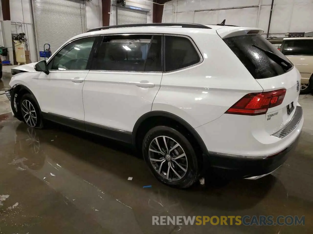 2 Photograph of a damaged car 3VV2B7AX6LM053456 VOLKSWAGEN TIGUAN 2020