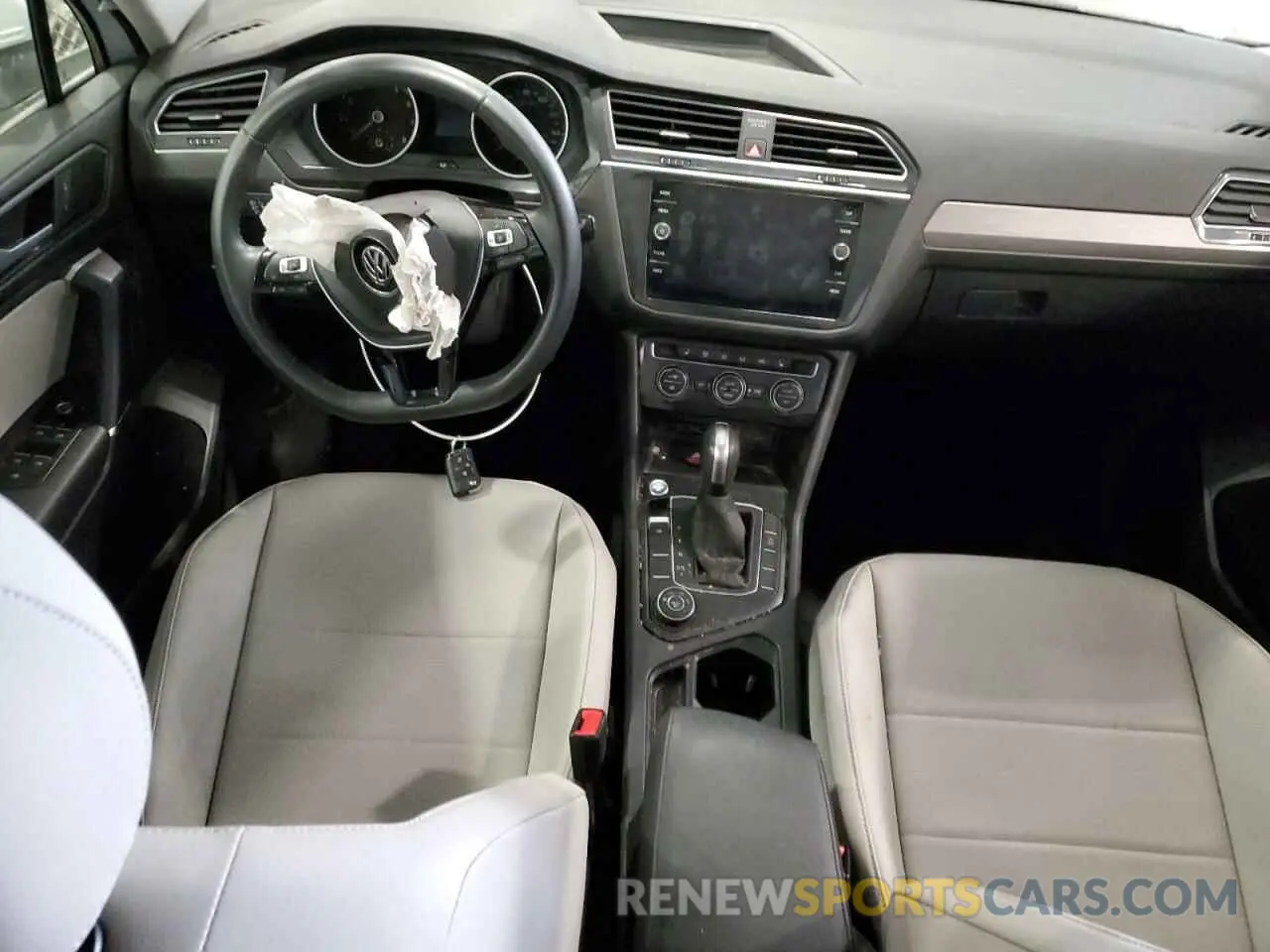 8 Photograph of a damaged car 3VV2B7AX6LM053456 VOLKSWAGEN TIGUAN 2020