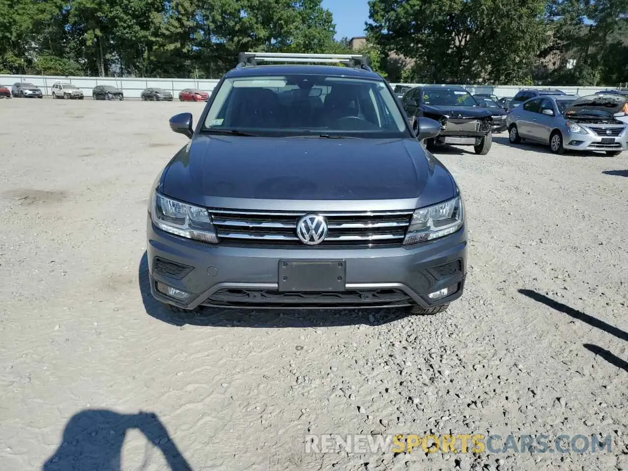 5 Photograph of a damaged car 3VV2B7AX6LM075862 VOLKSWAGEN TIGUAN 2020