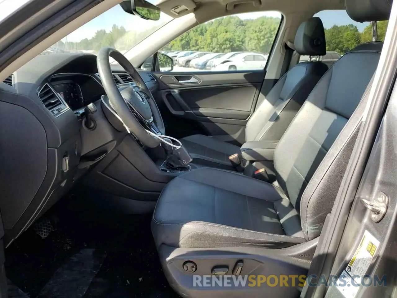 7 Photograph of a damaged car 3VV2B7AX6LM075862 VOLKSWAGEN TIGUAN 2020