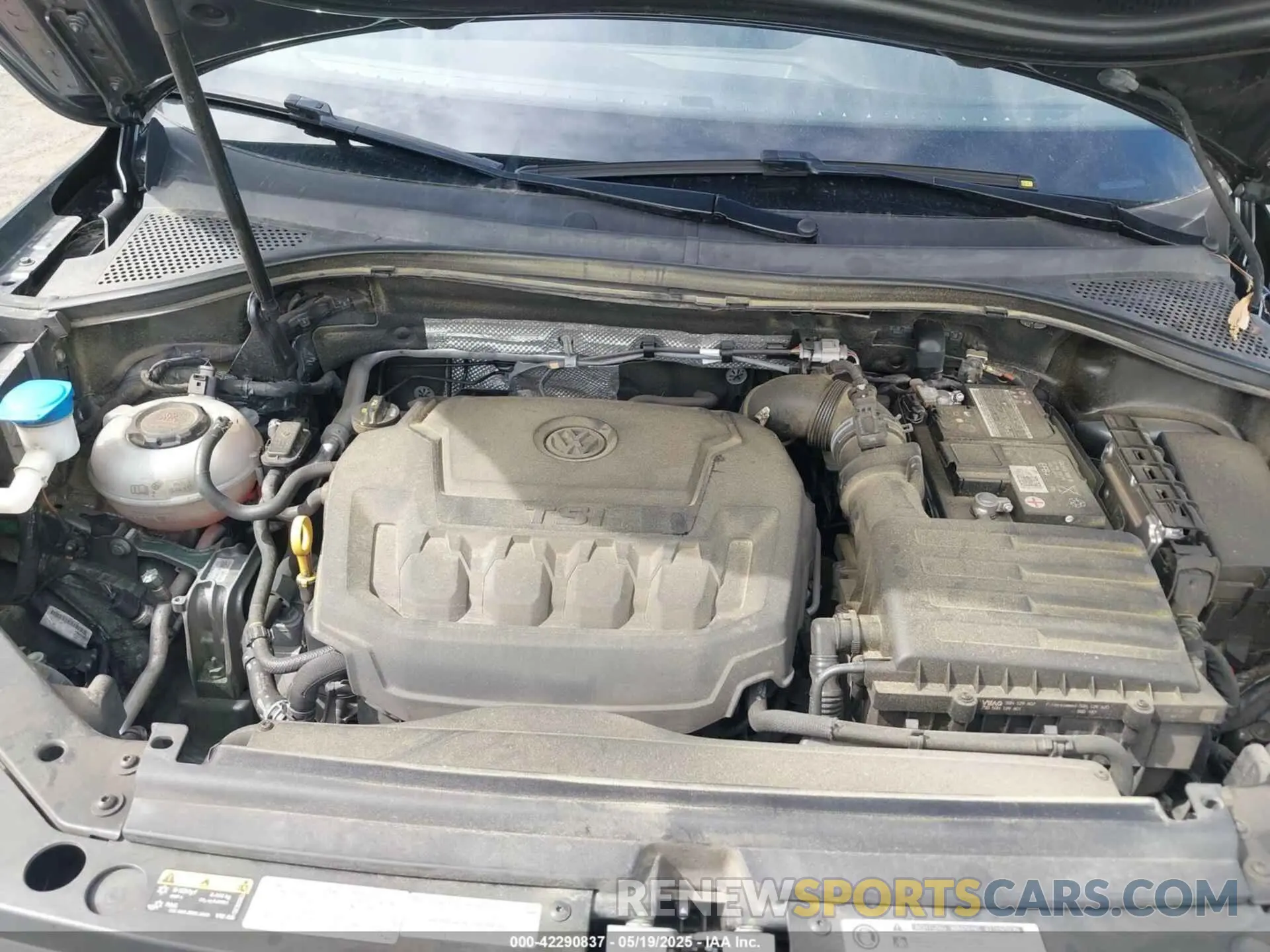 10 Photograph of a damaged car 3VV2B7AX6LM079491 VOLKSWAGEN TIGUAN 2020