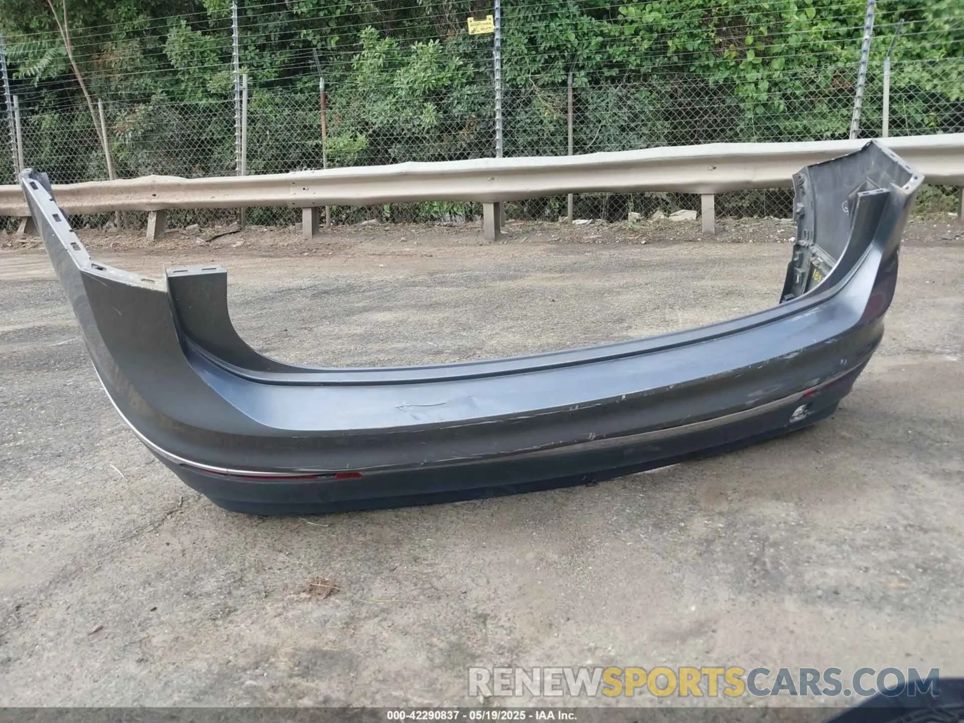 12 Photograph of a damaged car 3VV2B7AX6LM079491 VOLKSWAGEN TIGUAN 2020