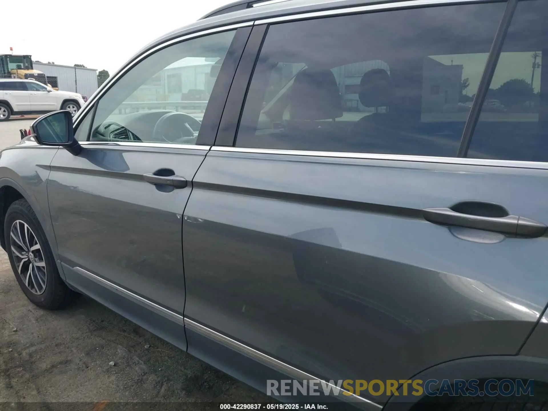 15 Photograph of a damaged car 3VV2B7AX6LM079491 VOLKSWAGEN TIGUAN 2020