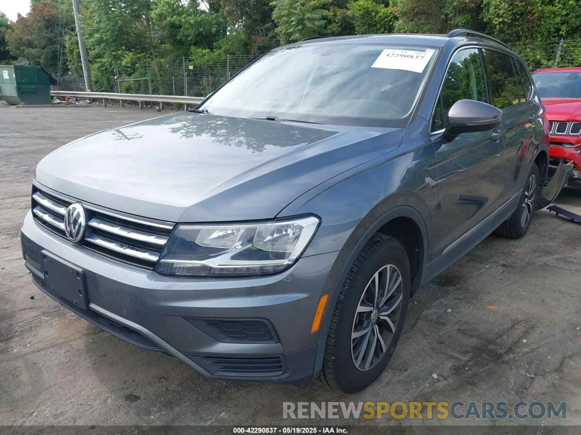 2 Photograph of a damaged car 3VV2B7AX6LM079491 VOLKSWAGEN TIGUAN 2020