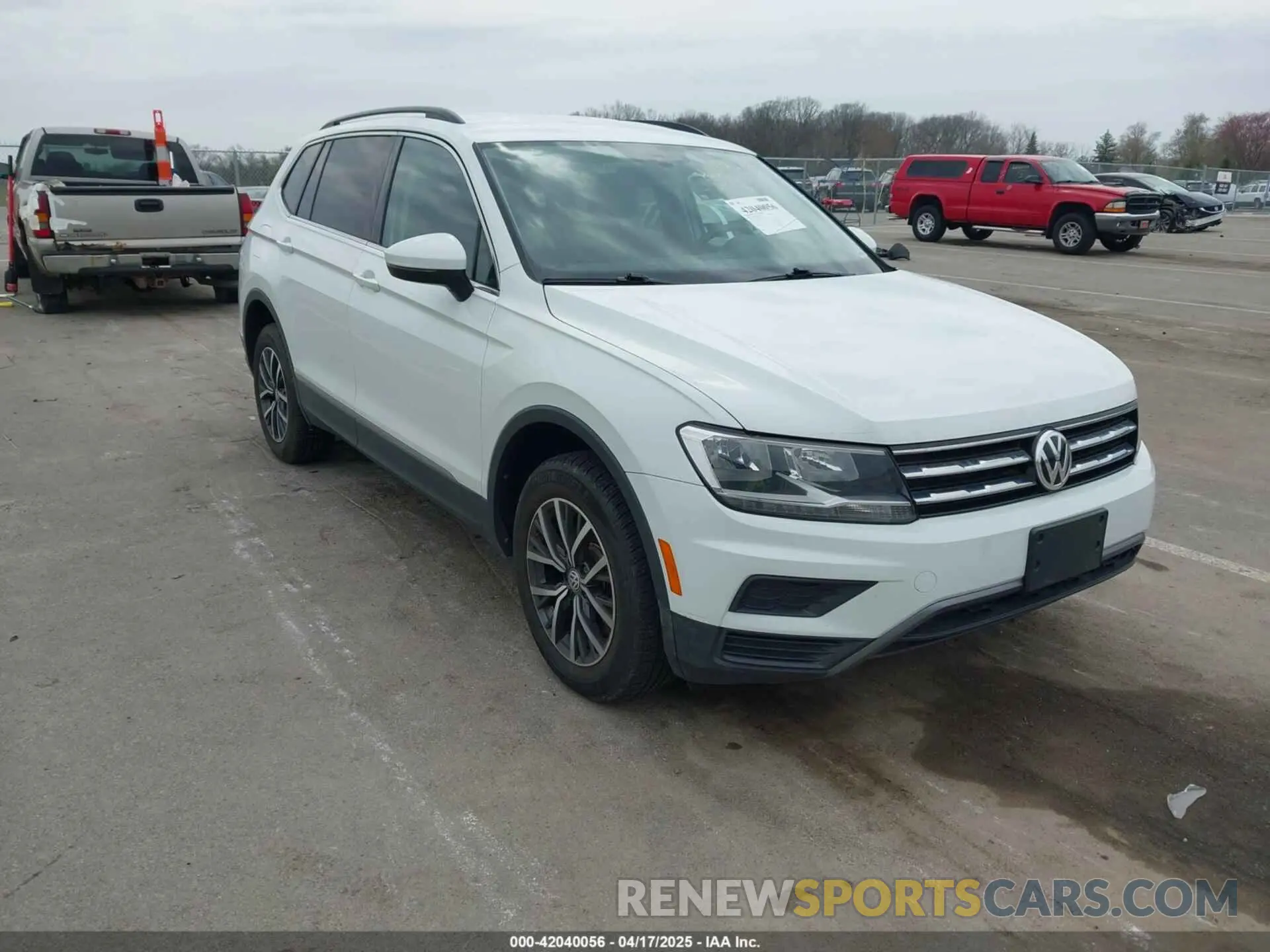 1 Photograph of a damaged car 3VV2B7AX6LM091916 VOLKSWAGEN TIGUAN 2020