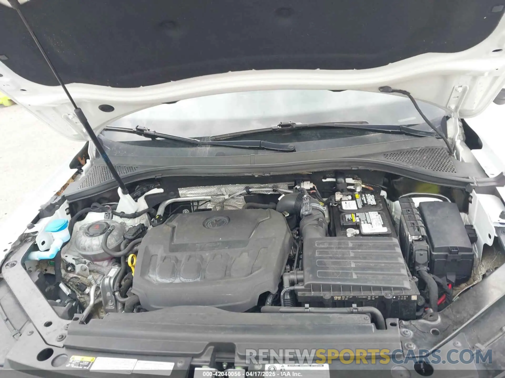 10 Photograph of a damaged car 3VV2B7AX6LM091916 VOLKSWAGEN TIGUAN 2020