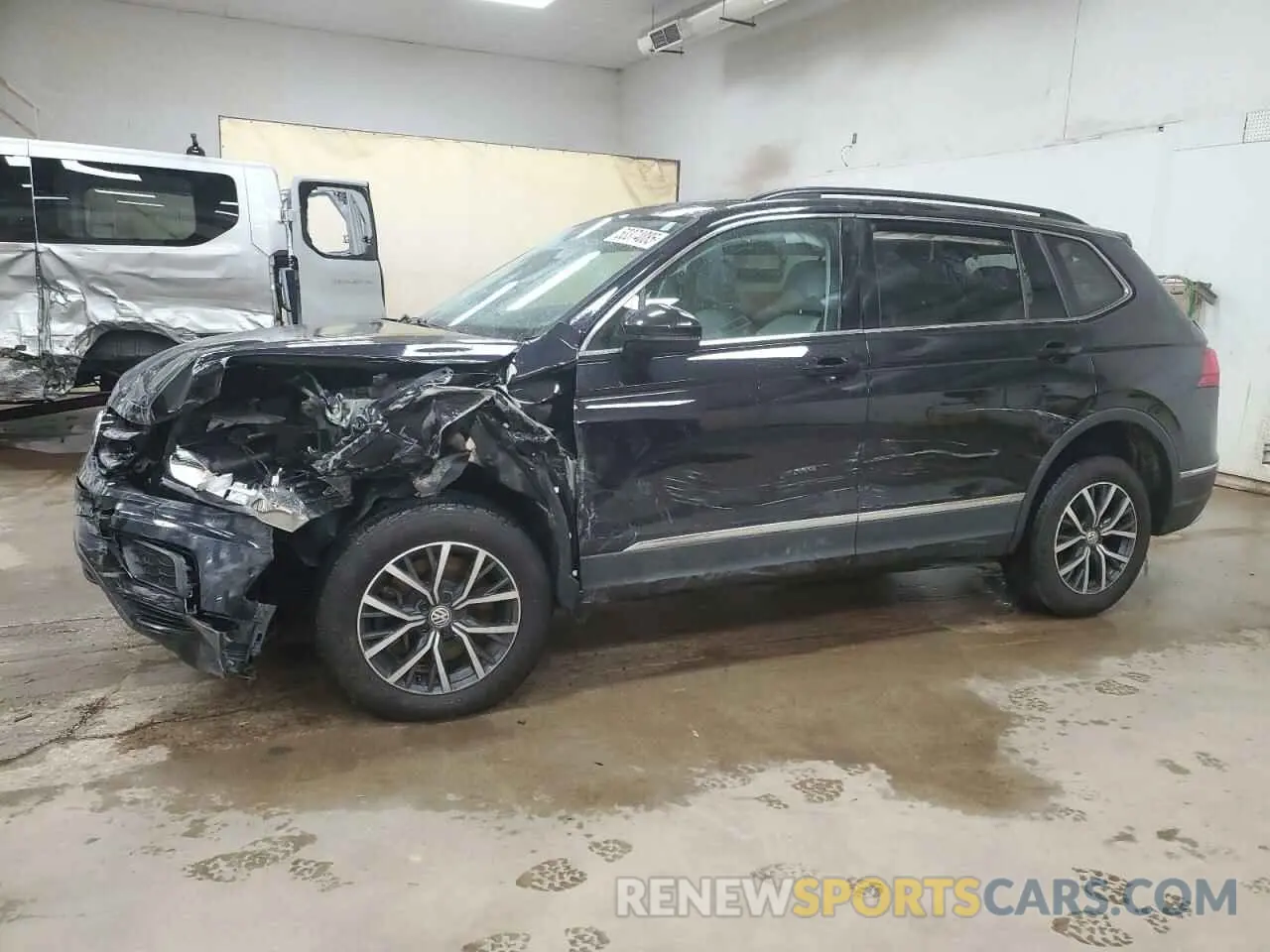 1 Photograph of a damaged car 3VV2B7AX7LM042627 VOLKSWAGEN TIGUAN 2020