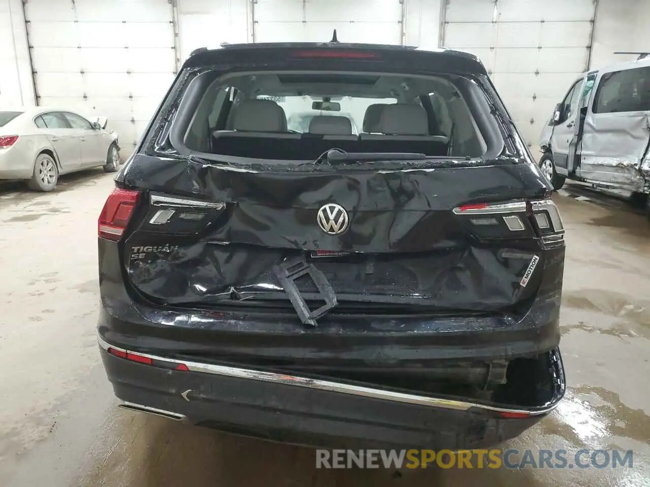 6 Photograph of a damaged car 3VV2B7AX7LM042627 VOLKSWAGEN TIGUAN 2020