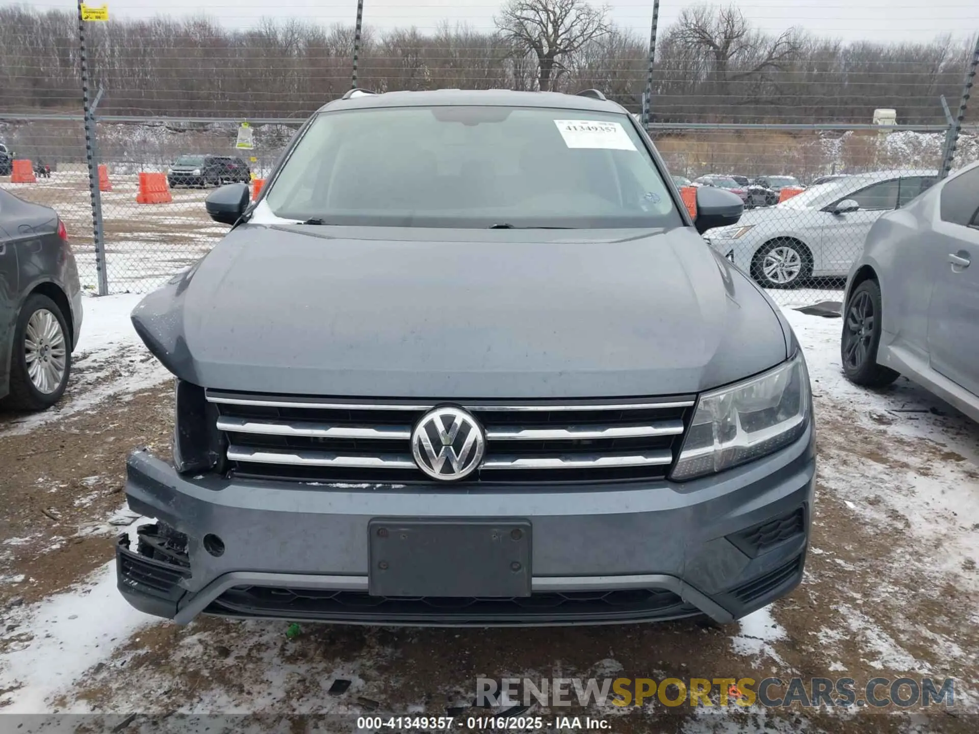 12 Photograph of a damaged car 3VV2B7AX7LM066135 VOLKSWAGEN TIGUAN 2020