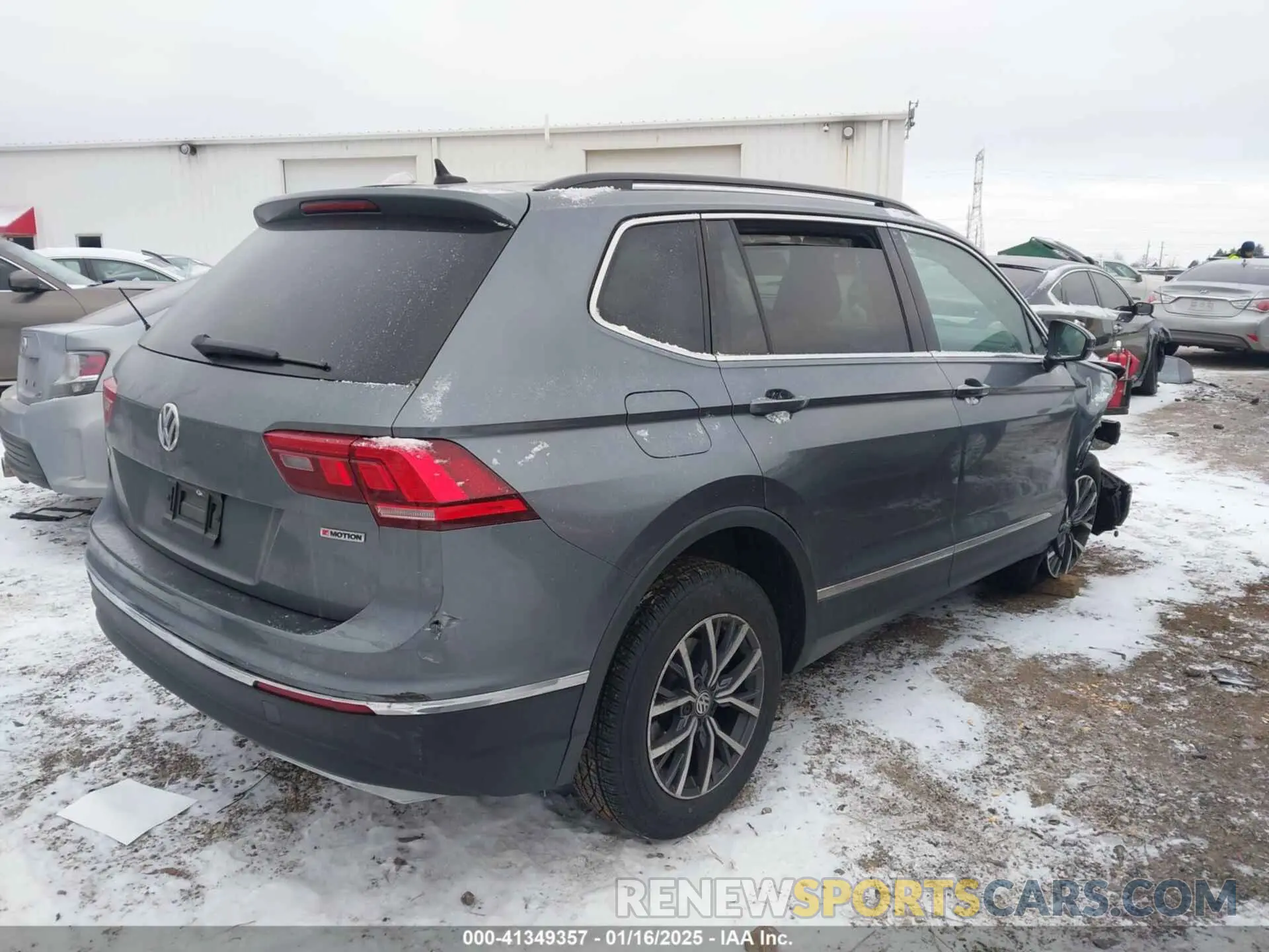 4 Photograph of a damaged car 3VV2B7AX7LM066135 VOLKSWAGEN TIGUAN 2020