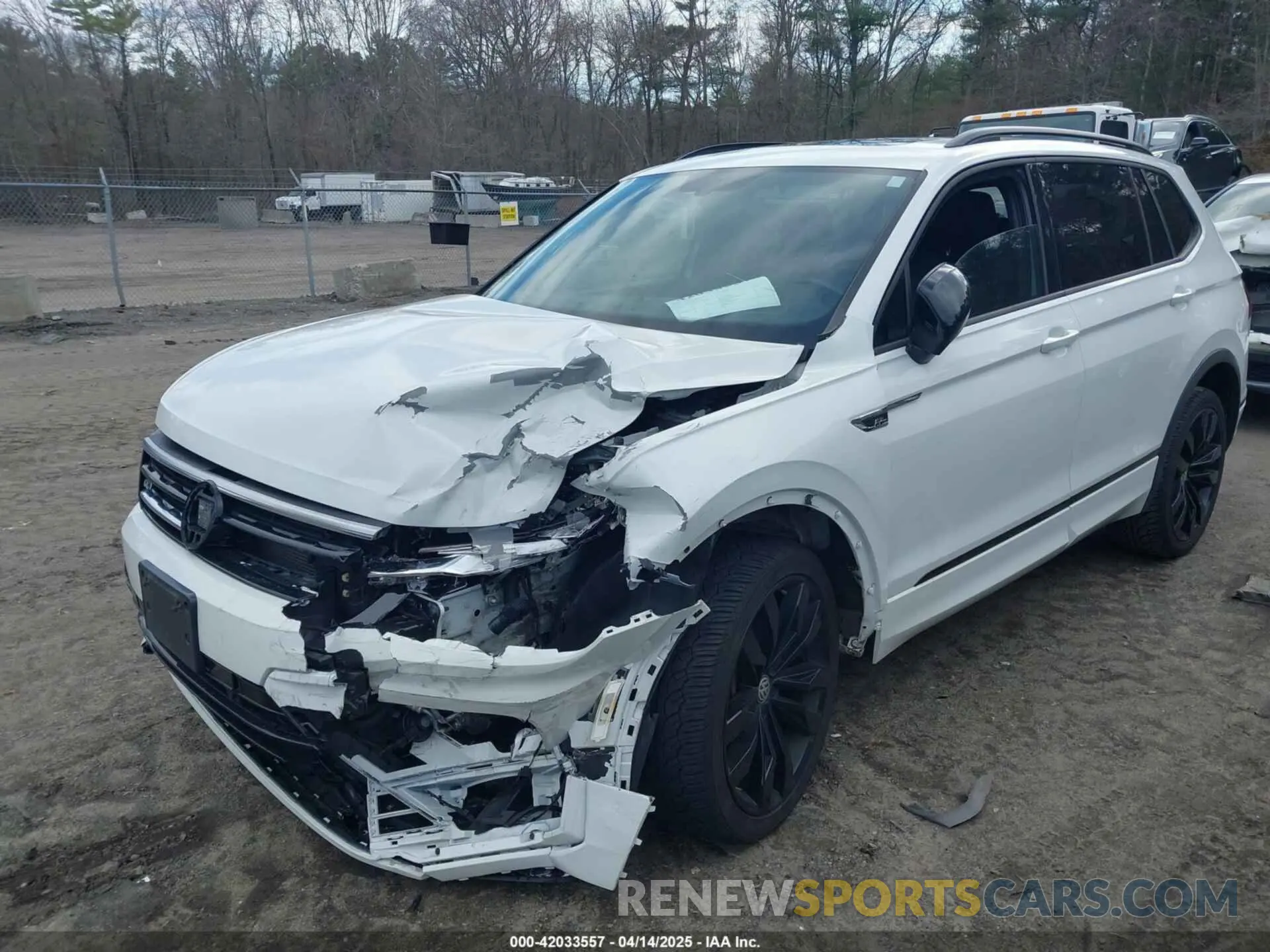2 Photograph of a damaged car 3VV2B7AX7LM143652 VOLKSWAGEN TIGUAN 2020