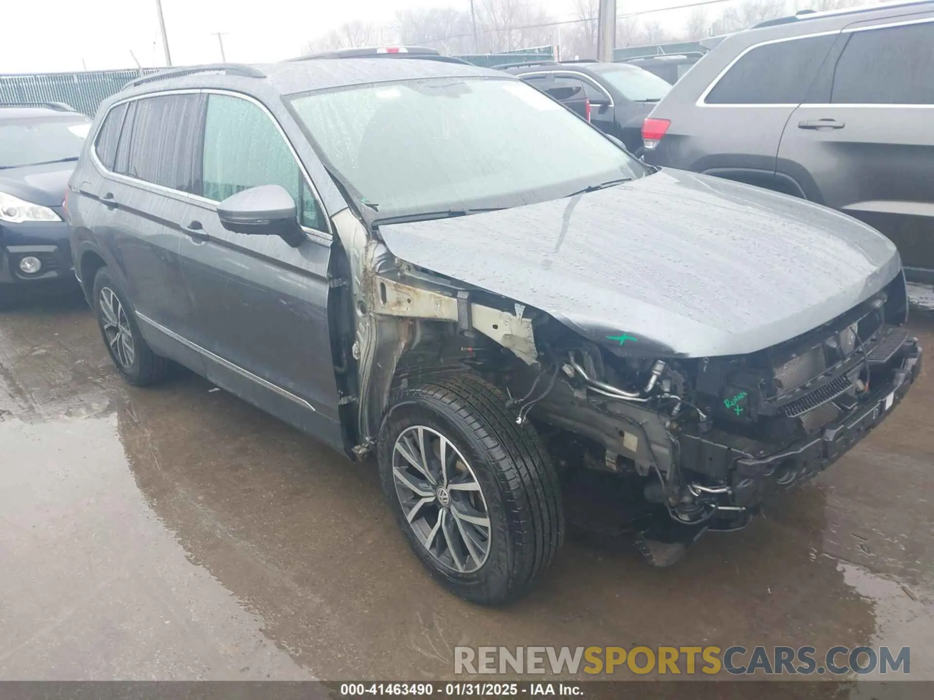 1 Photograph of a damaged car 3VV2B7AX7LM158118 VOLKSWAGEN TIGUAN 2020