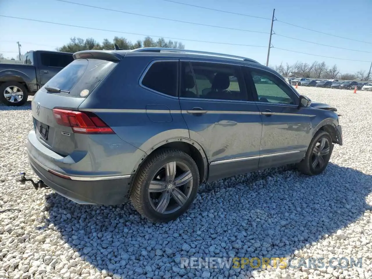 3 Photograph of a damaged car 3VV2B7AX7LM168535 VOLKSWAGEN TIGUAN 2020