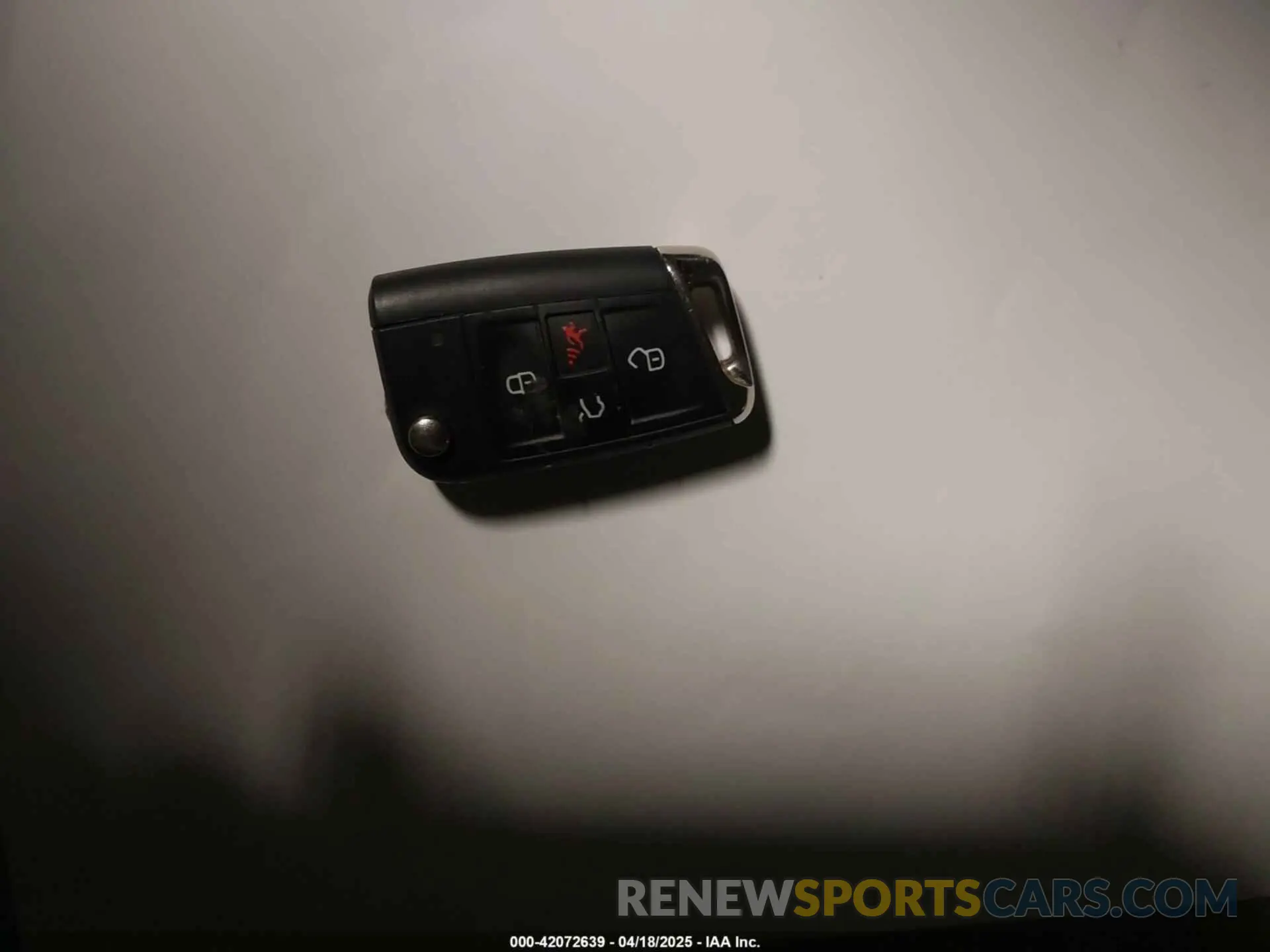 11 Photograph of a damaged car 3VV2B7AX8LM076639 VOLKSWAGEN TIGUAN 2020