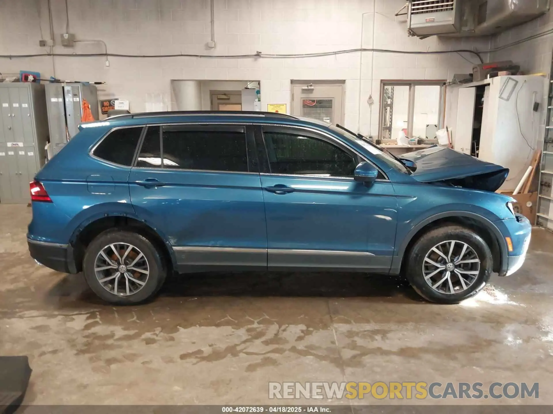 14 Photograph of a damaged car 3VV2B7AX8LM076639 VOLKSWAGEN TIGUAN 2020