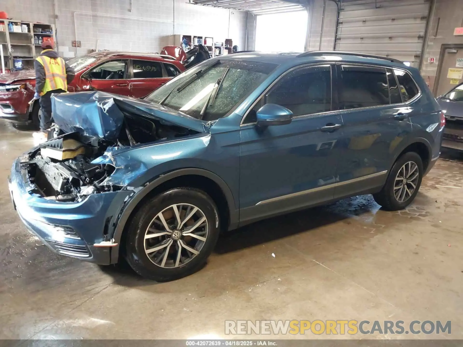 2 Photograph of a damaged car 3VV2B7AX8LM076639 VOLKSWAGEN TIGUAN 2020