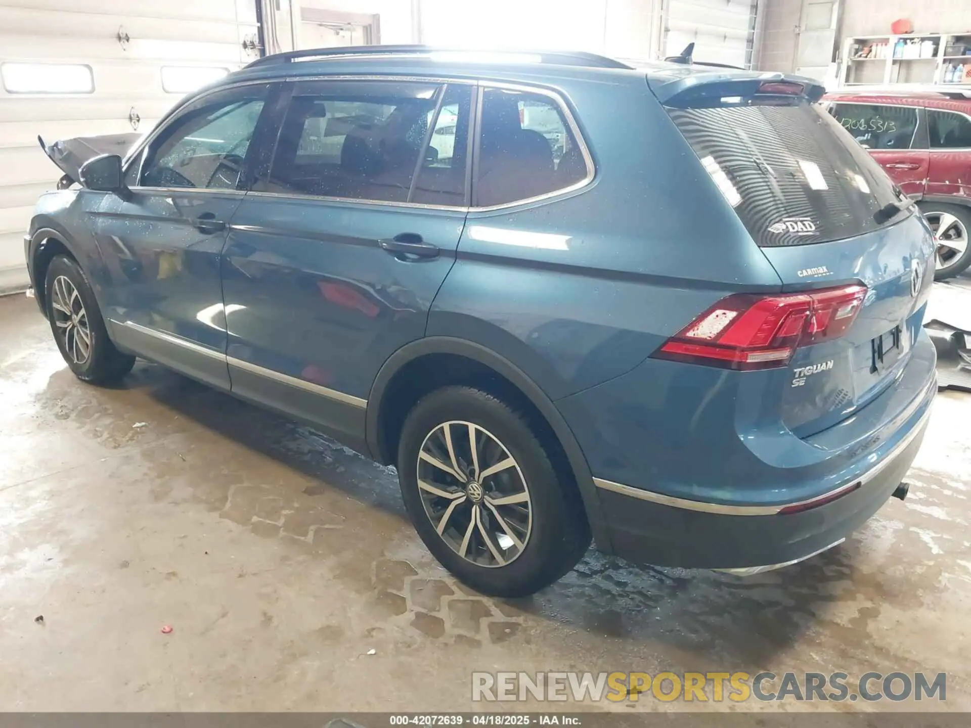 3 Photograph of a damaged car 3VV2B7AX8LM076639 VOLKSWAGEN TIGUAN 2020