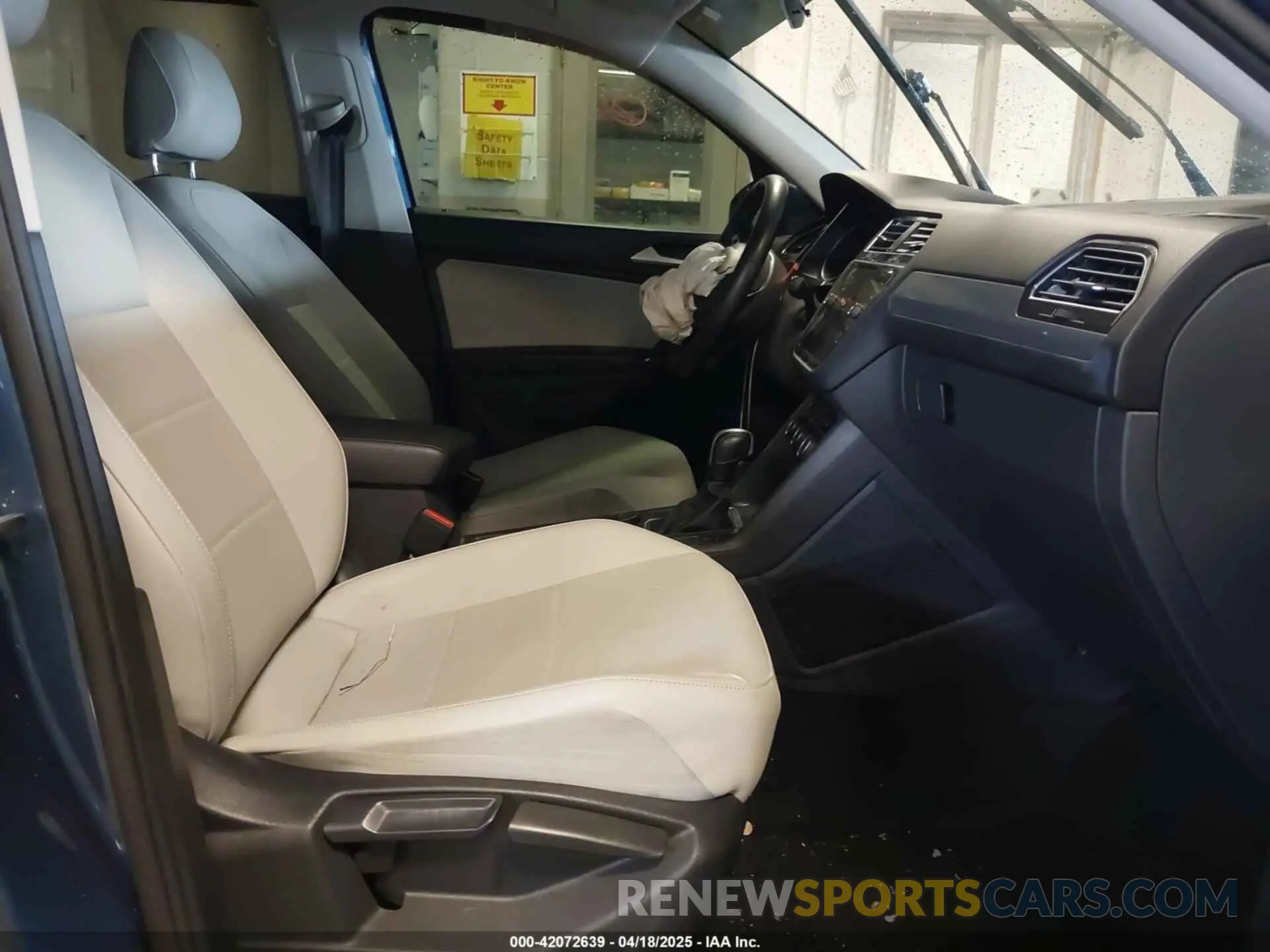 5 Photograph of a damaged car 3VV2B7AX8LM076639 VOLKSWAGEN TIGUAN 2020