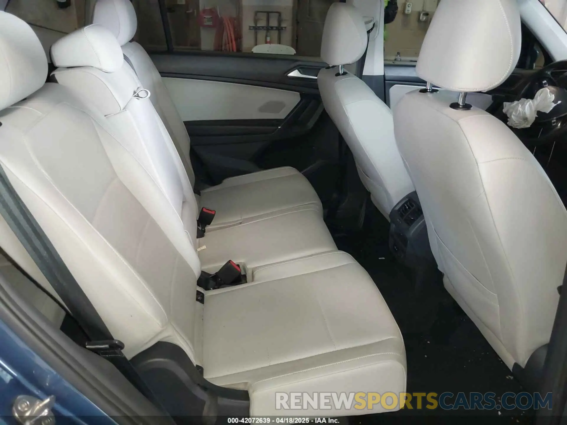 8 Photograph of a damaged car 3VV2B7AX8LM076639 VOLKSWAGEN TIGUAN 2020