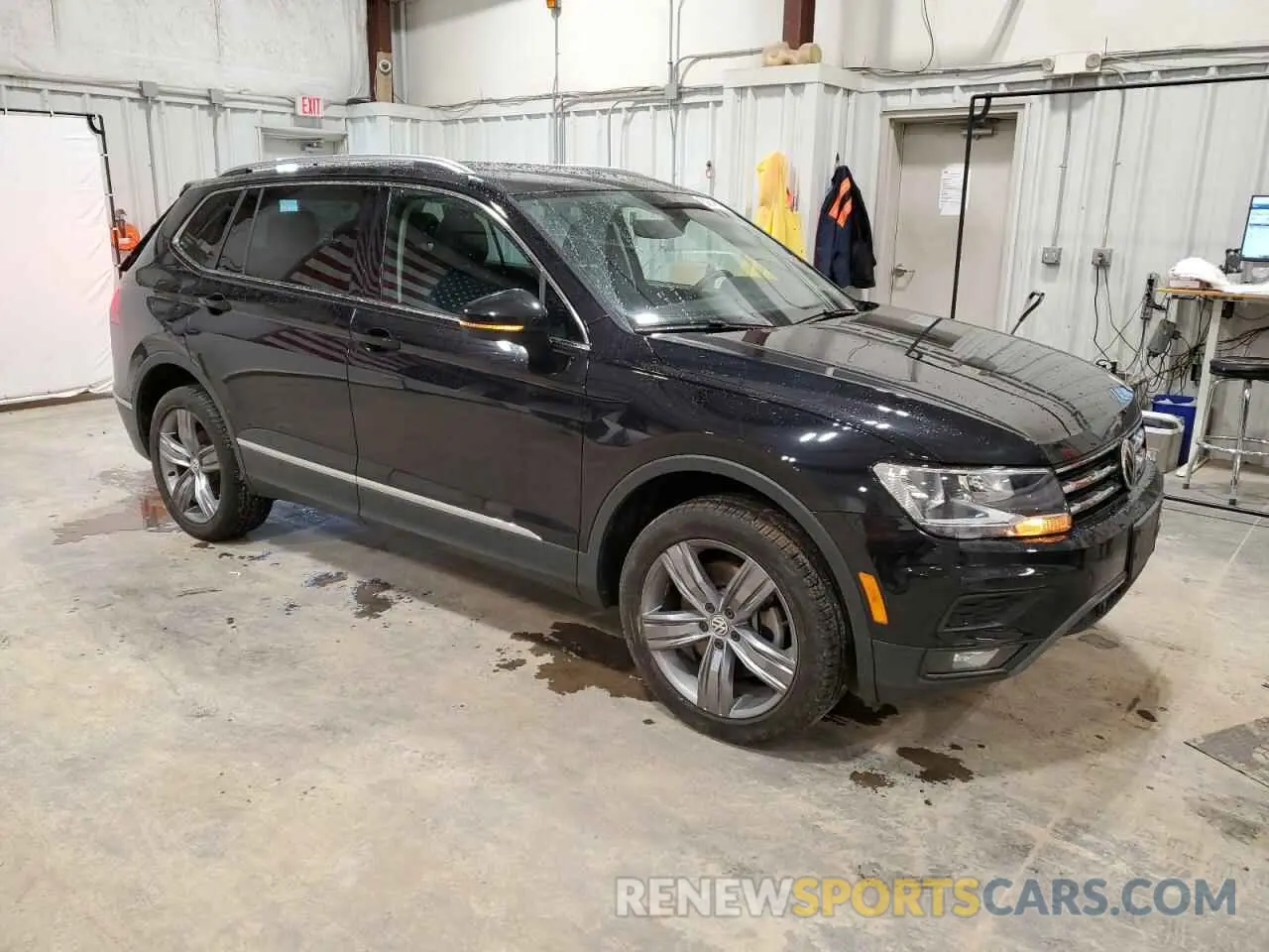 4 Photograph of a damaged car 3VV2B7AX8LM153929 VOLKSWAGEN TIGUAN 2020
