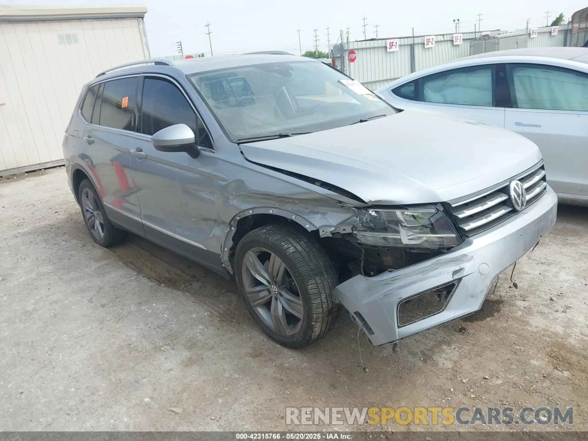 1 Photograph of a damaged car 3VV2B7AX9LM022086 VOLKSWAGEN TIGUAN 2020
