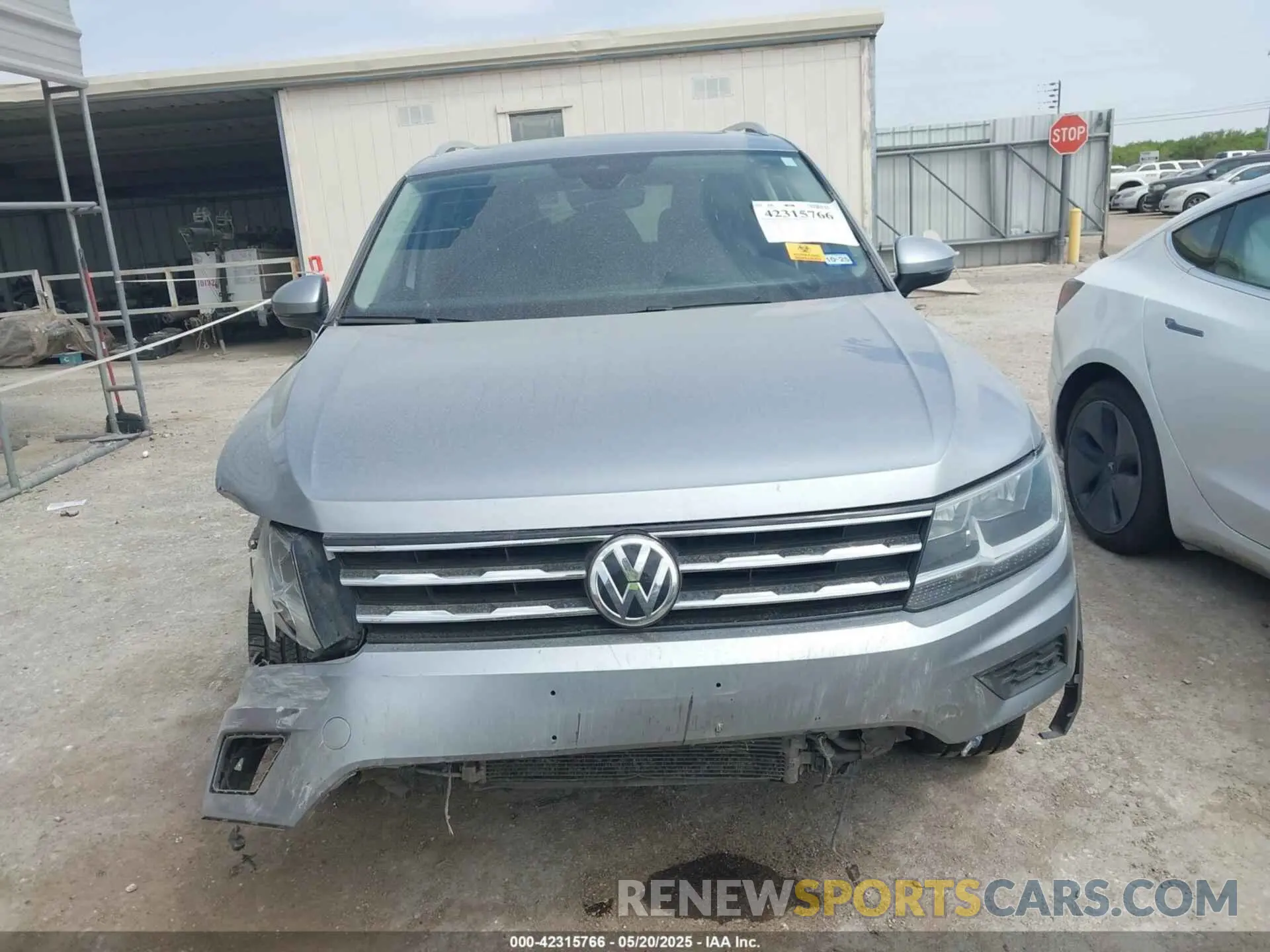 11 Photograph of a damaged car 3VV2B7AX9LM022086 VOLKSWAGEN TIGUAN 2020