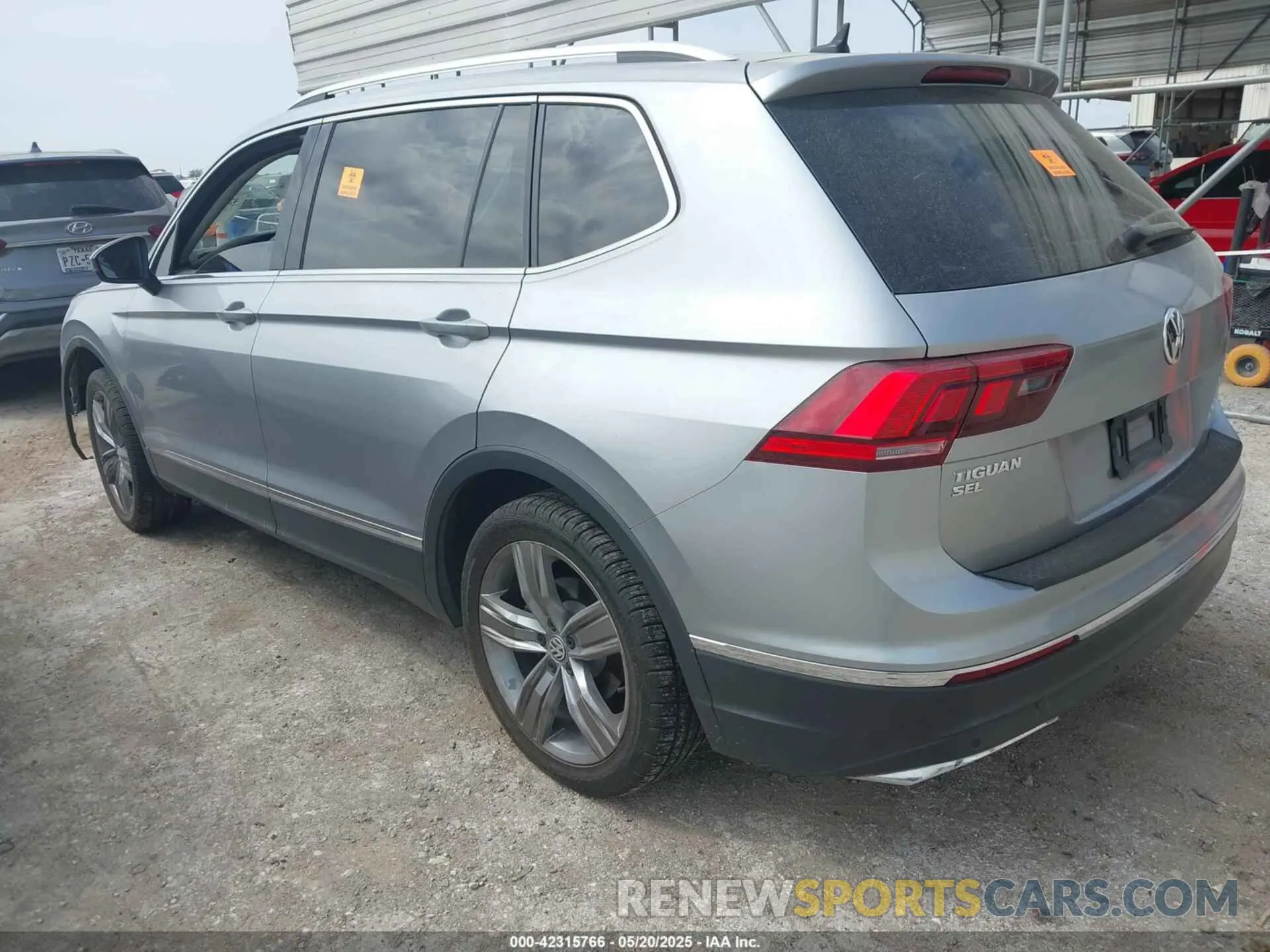 3 Photograph of a damaged car 3VV2B7AX9LM022086 VOLKSWAGEN TIGUAN 2020