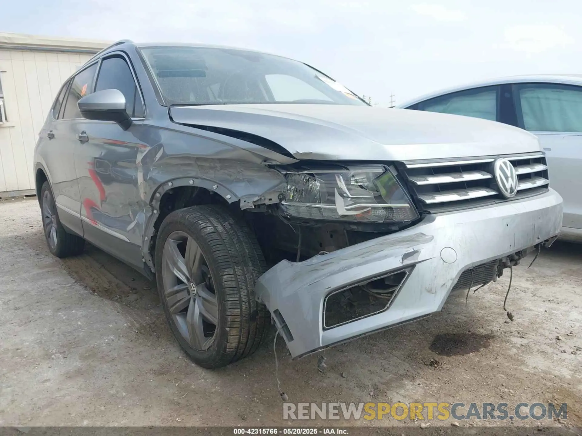 6 Photograph of a damaged car 3VV2B7AX9LM022086 VOLKSWAGEN TIGUAN 2020