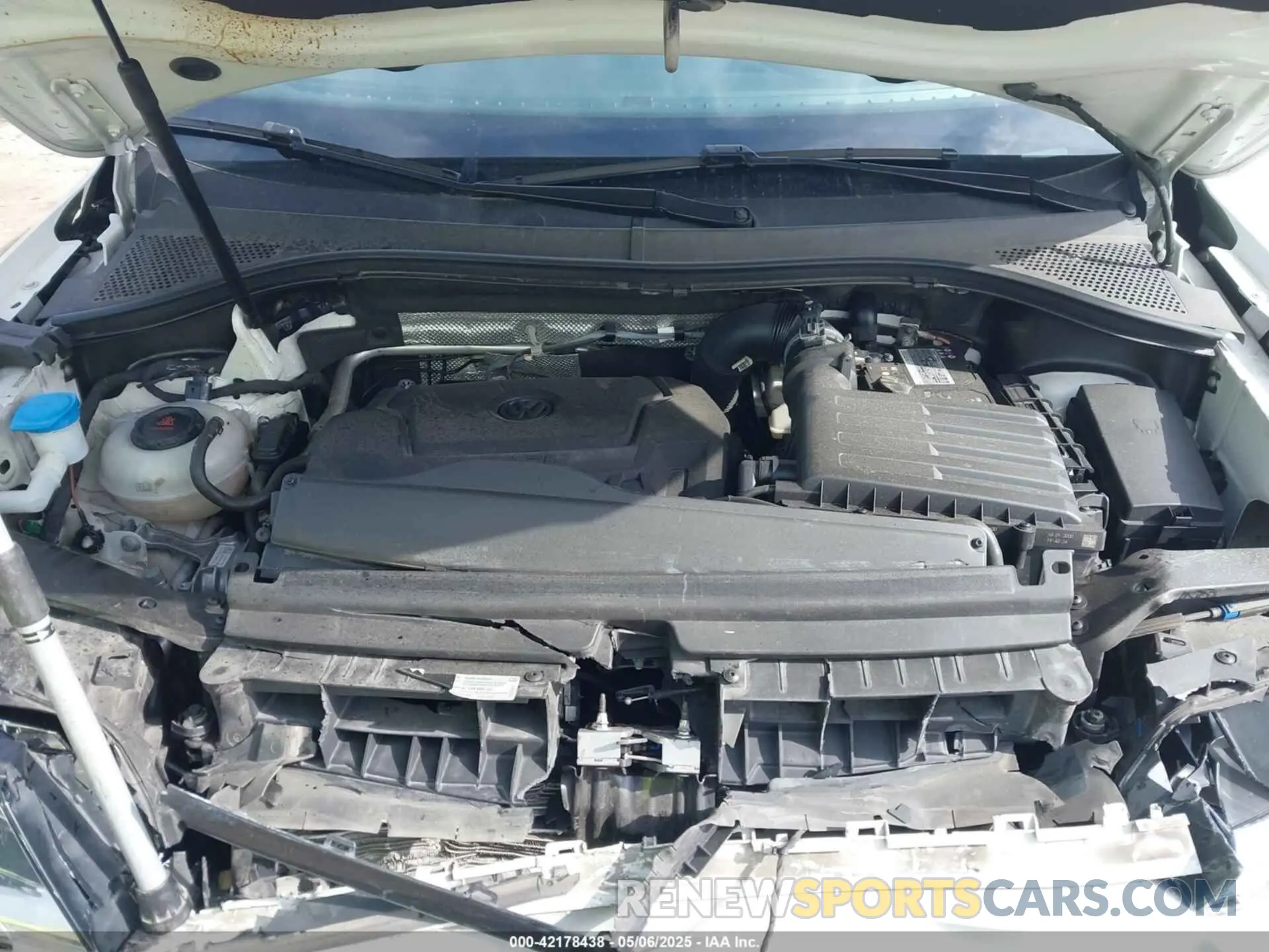 10 Photograph of a damaged car 3VV2B7AX9LM103539 VOLKSWAGEN TIGUAN 2020