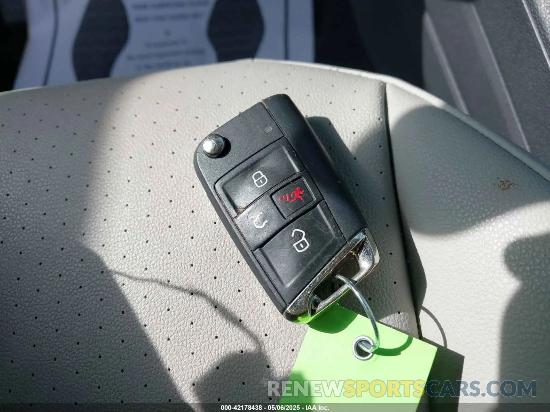 11 Photograph of a damaged car 3VV2B7AX9LM103539 VOLKSWAGEN TIGUAN 2020