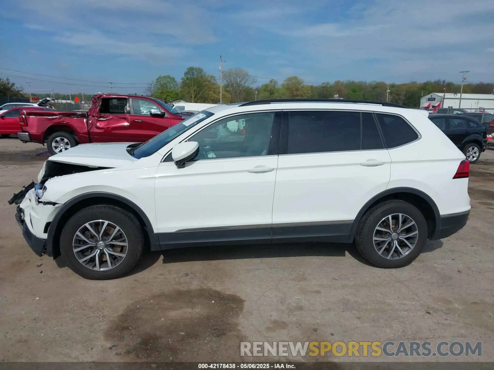 14 Photograph of a damaged car 3VV2B7AX9LM103539 VOLKSWAGEN TIGUAN 2020