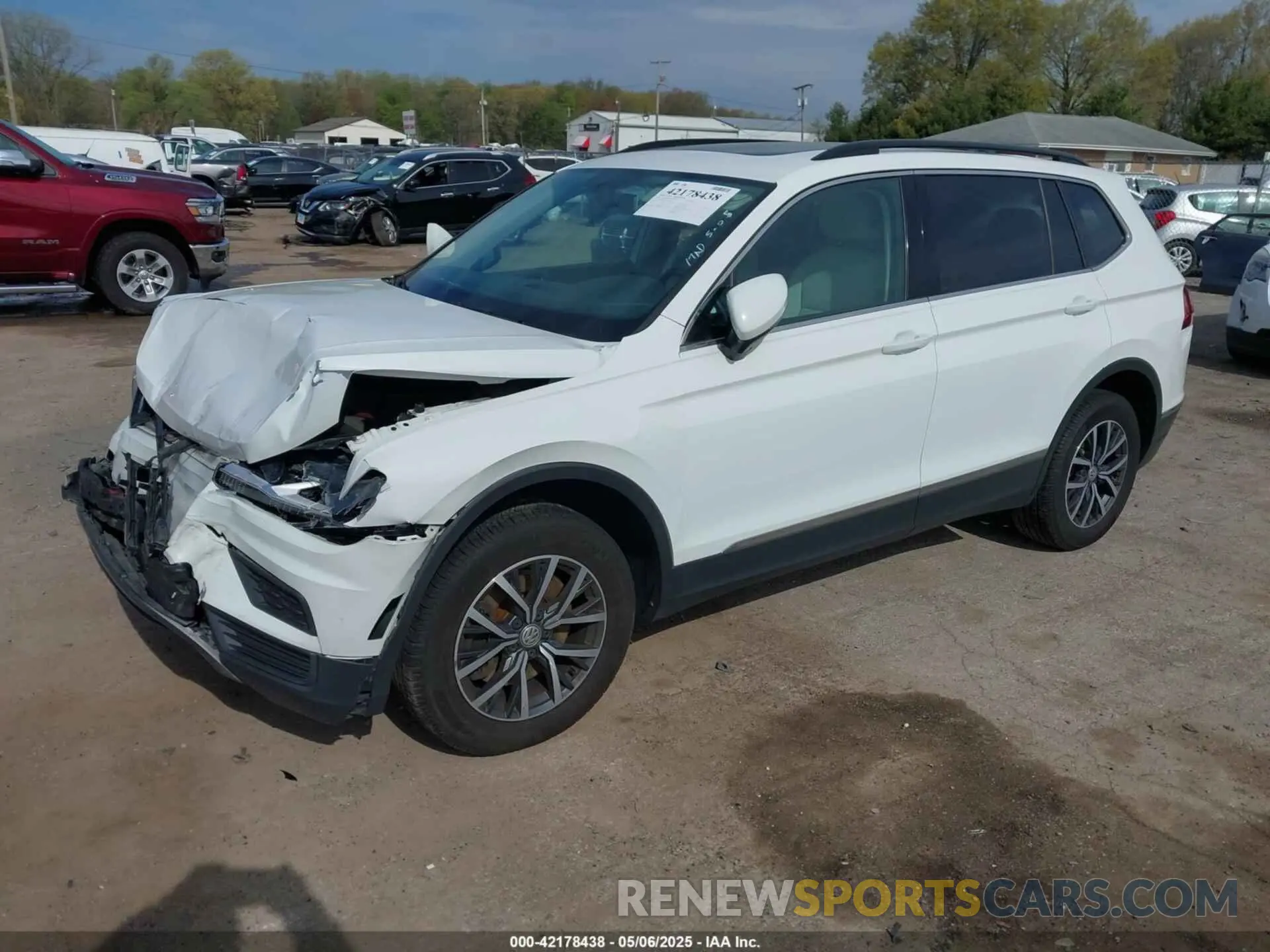 2 Photograph of a damaged car 3VV2B7AX9LM103539 VOLKSWAGEN TIGUAN 2020