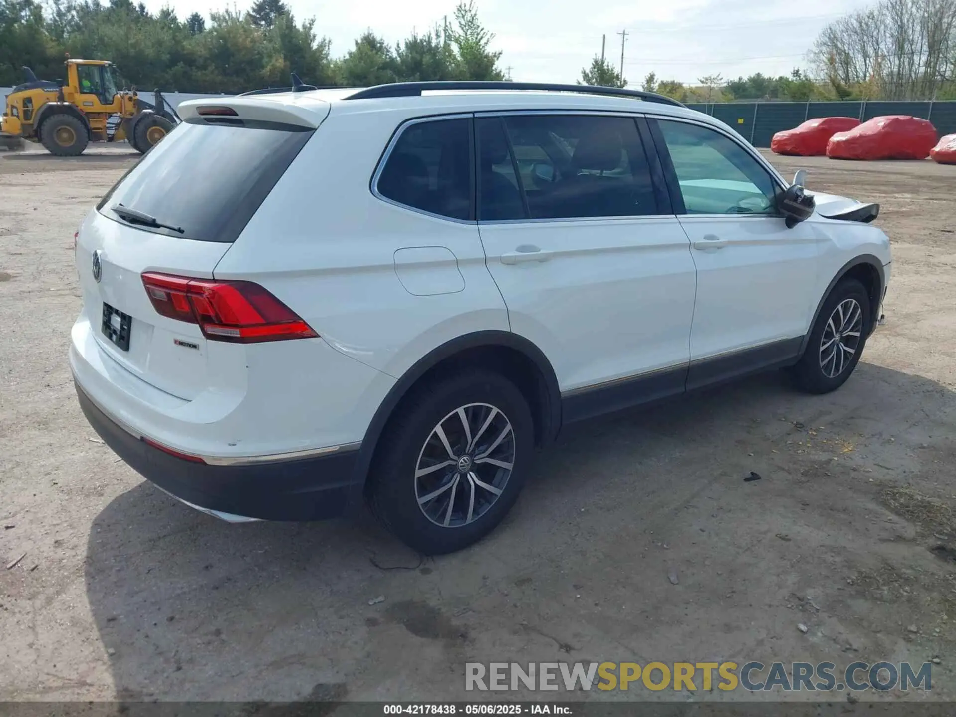 4 Photograph of a damaged car 3VV2B7AX9LM103539 VOLKSWAGEN TIGUAN 2020