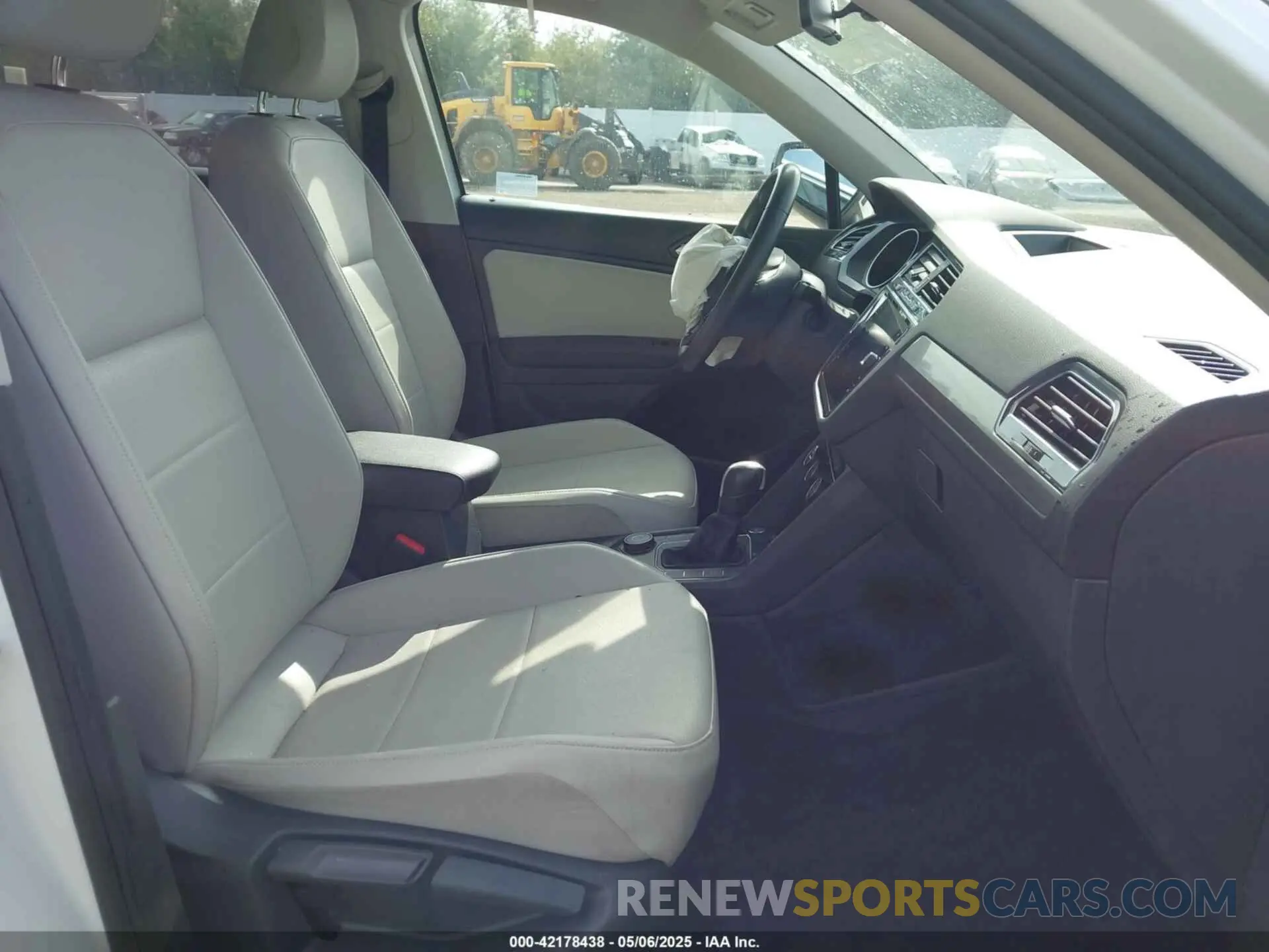5 Photograph of a damaged car 3VV2B7AX9LM103539 VOLKSWAGEN TIGUAN 2020