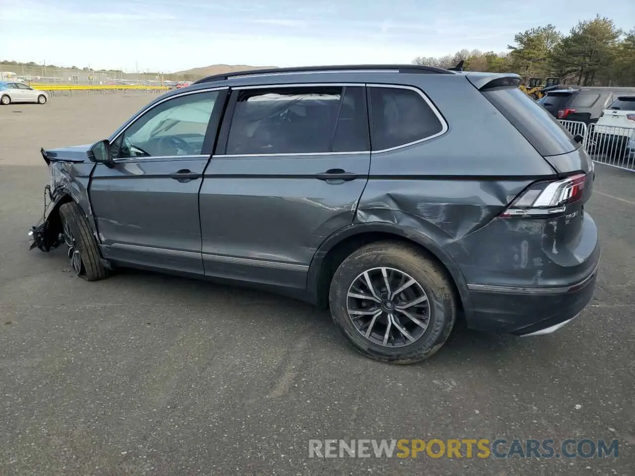 2 Photograph of a damaged car 3VV2B7AX9LM141160 VOLKSWAGEN TIGUAN 2020