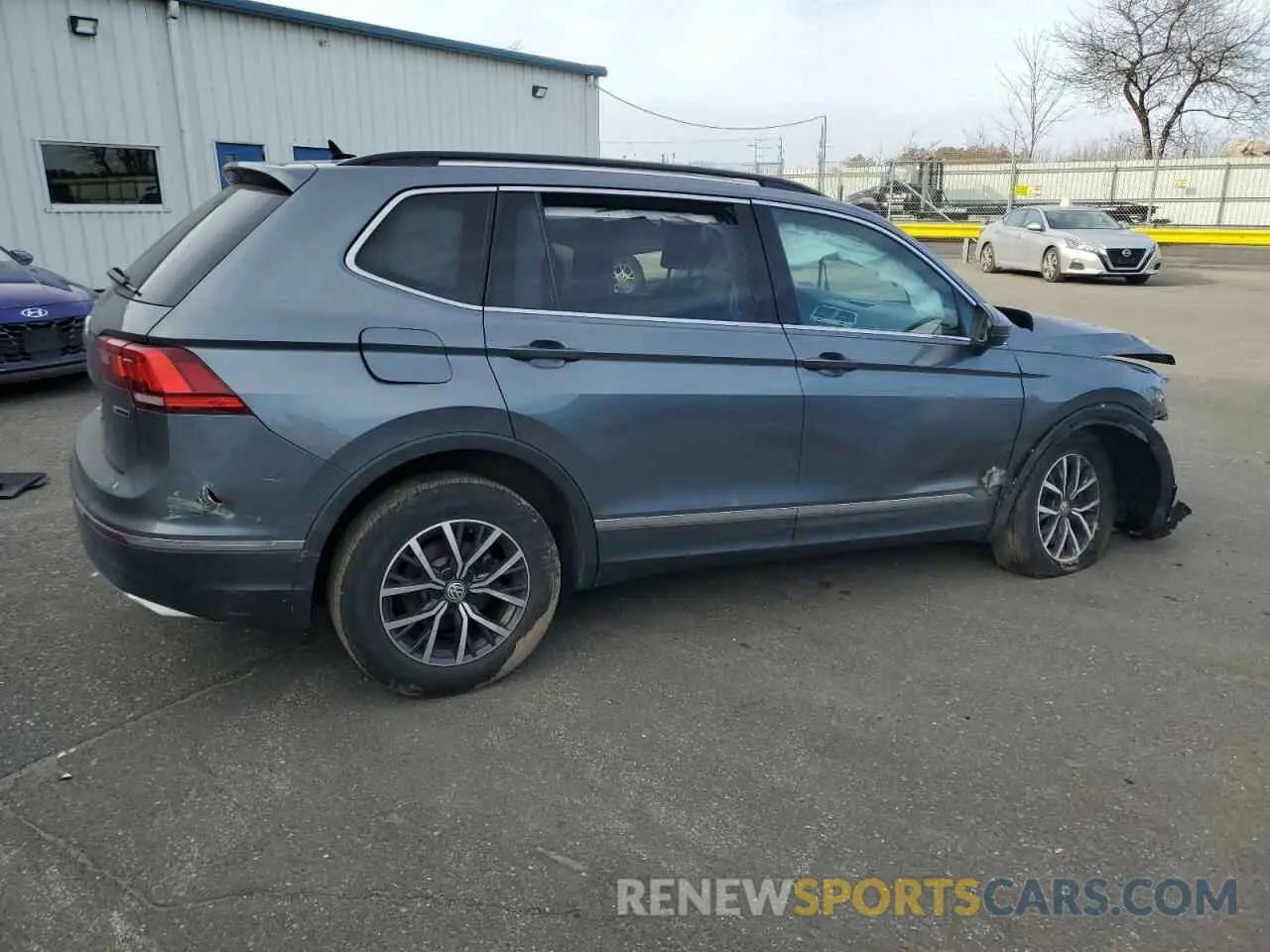 3 Photograph of a damaged car 3VV2B7AX9LM141160 VOLKSWAGEN TIGUAN 2020