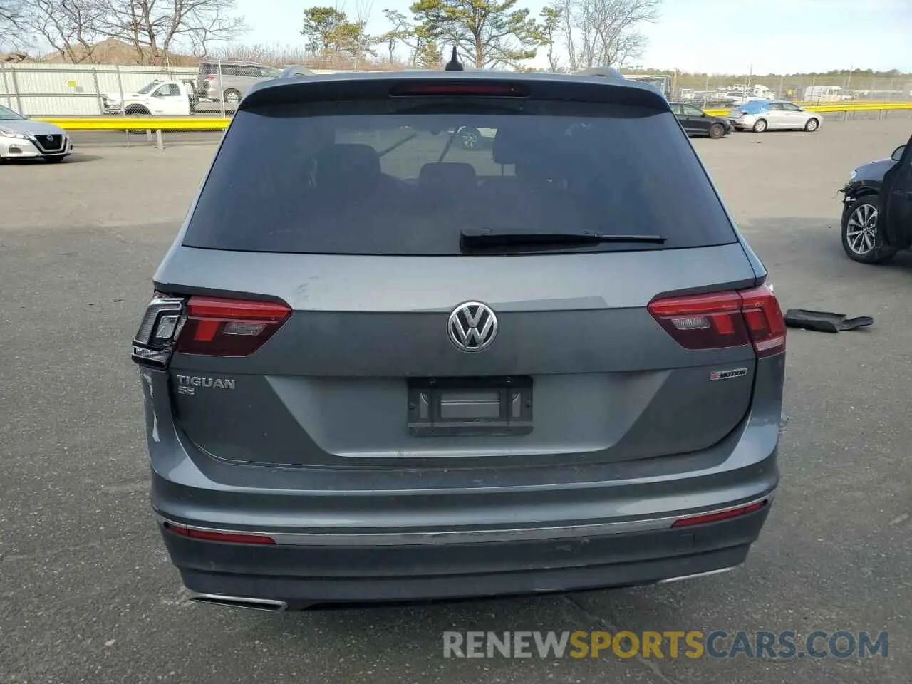 6 Photograph of a damaged car 3VV2B7AX9LM141160 VOLKSWAGEN TIGUAN 2020