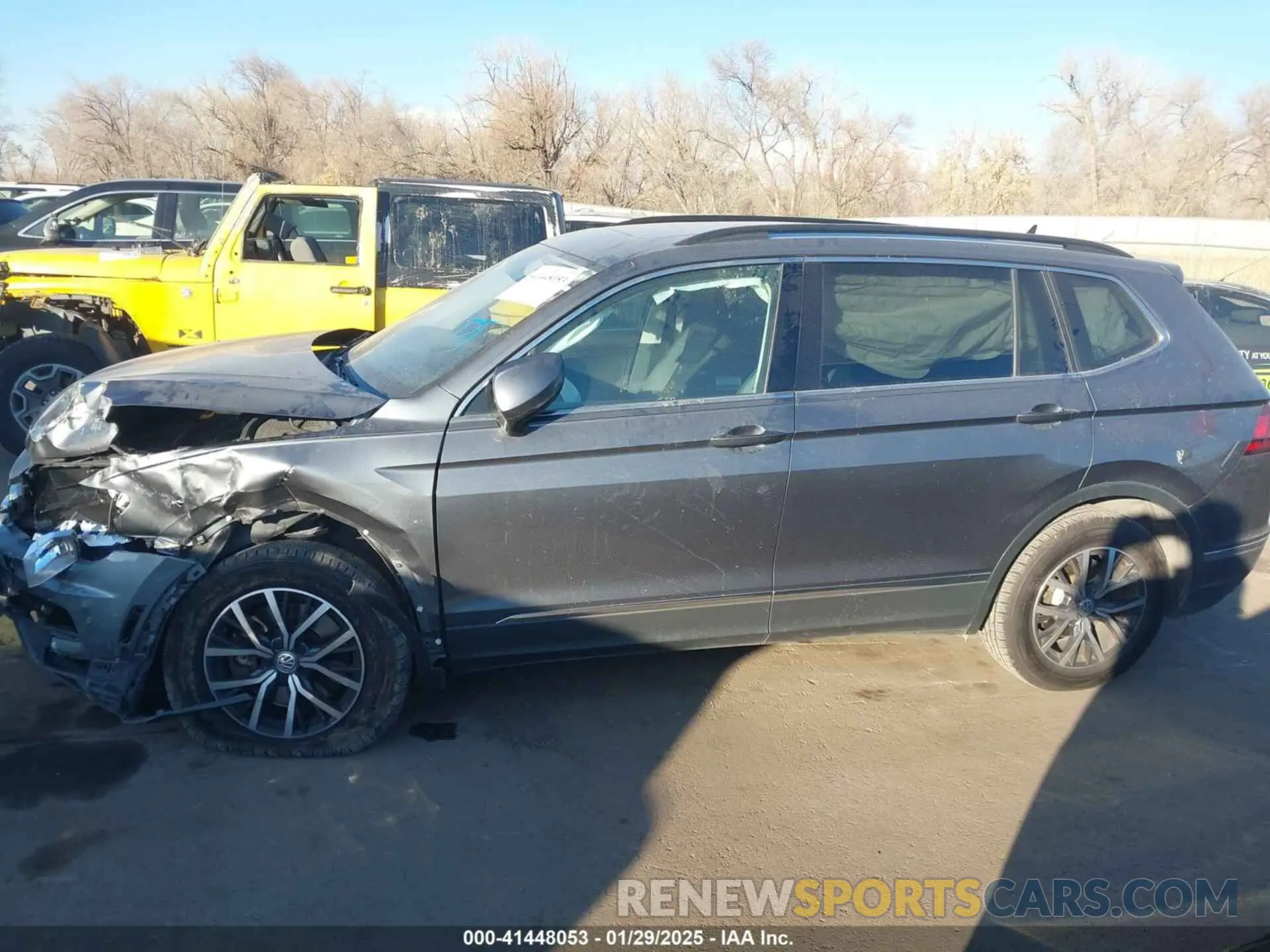 14 Photograph of a damaged car 3VV2B7AX9LM151977 VOLKSWAGEN TIGUAN 2020
