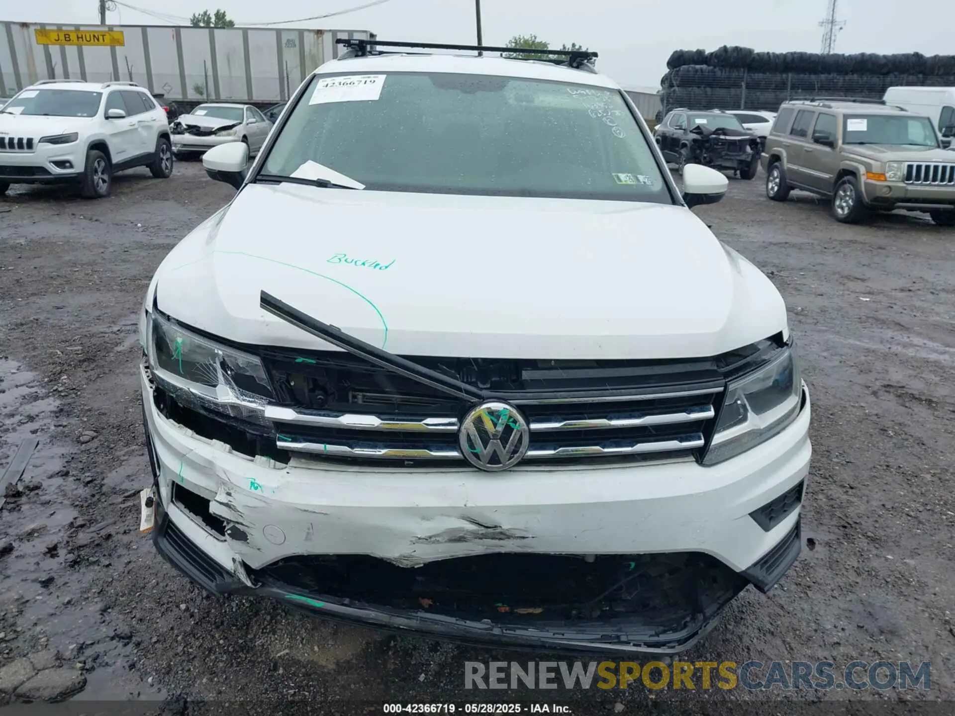 11 Photograph of a damaged car 3VV2B7AX9LM163952 VOLKSWAGEN TIGUAN 2020
