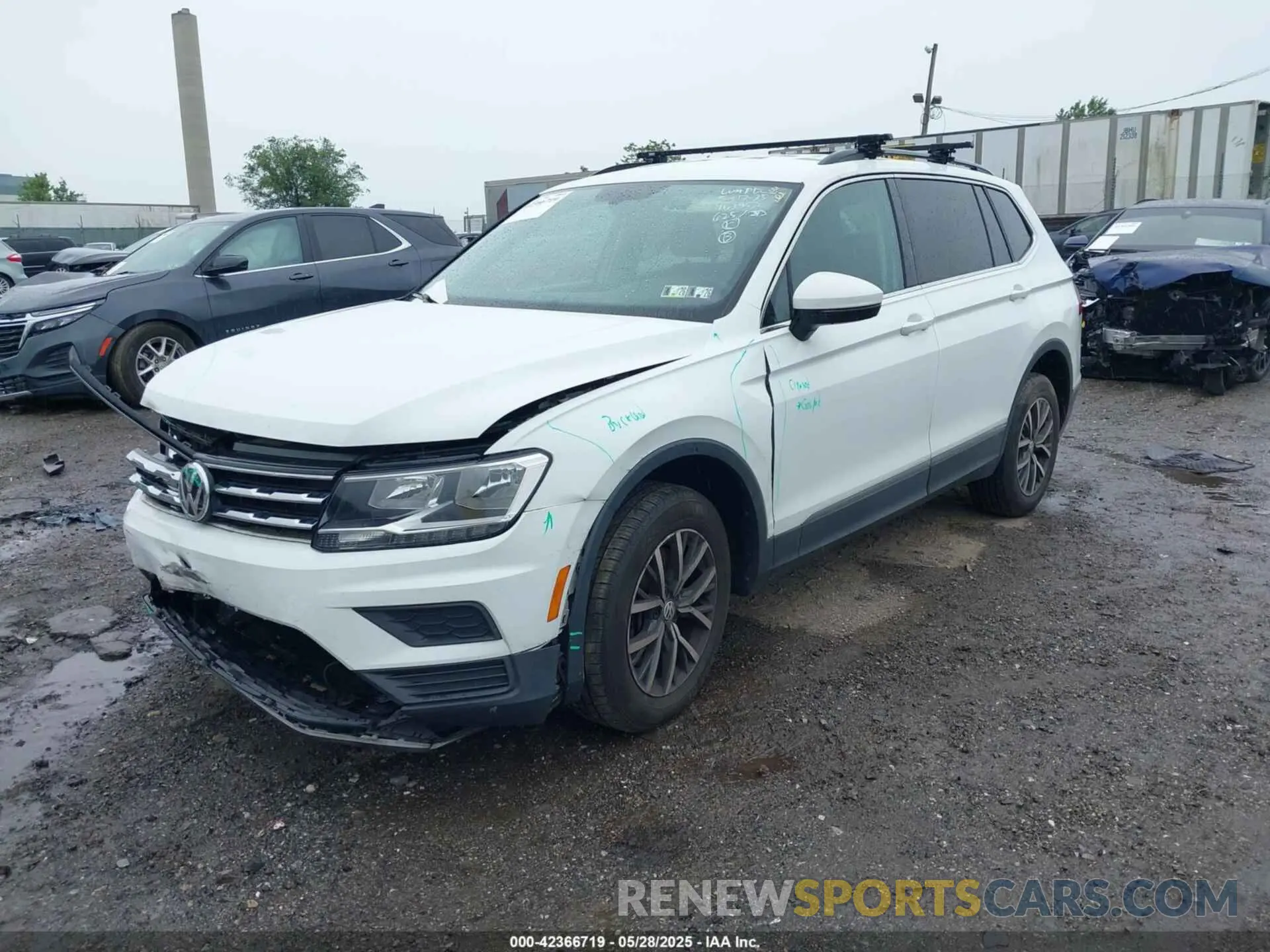 2 Photograph of a damaged car 3VV2B7AX9LM163952 VOLKSWAGEN TIGUAN 2020