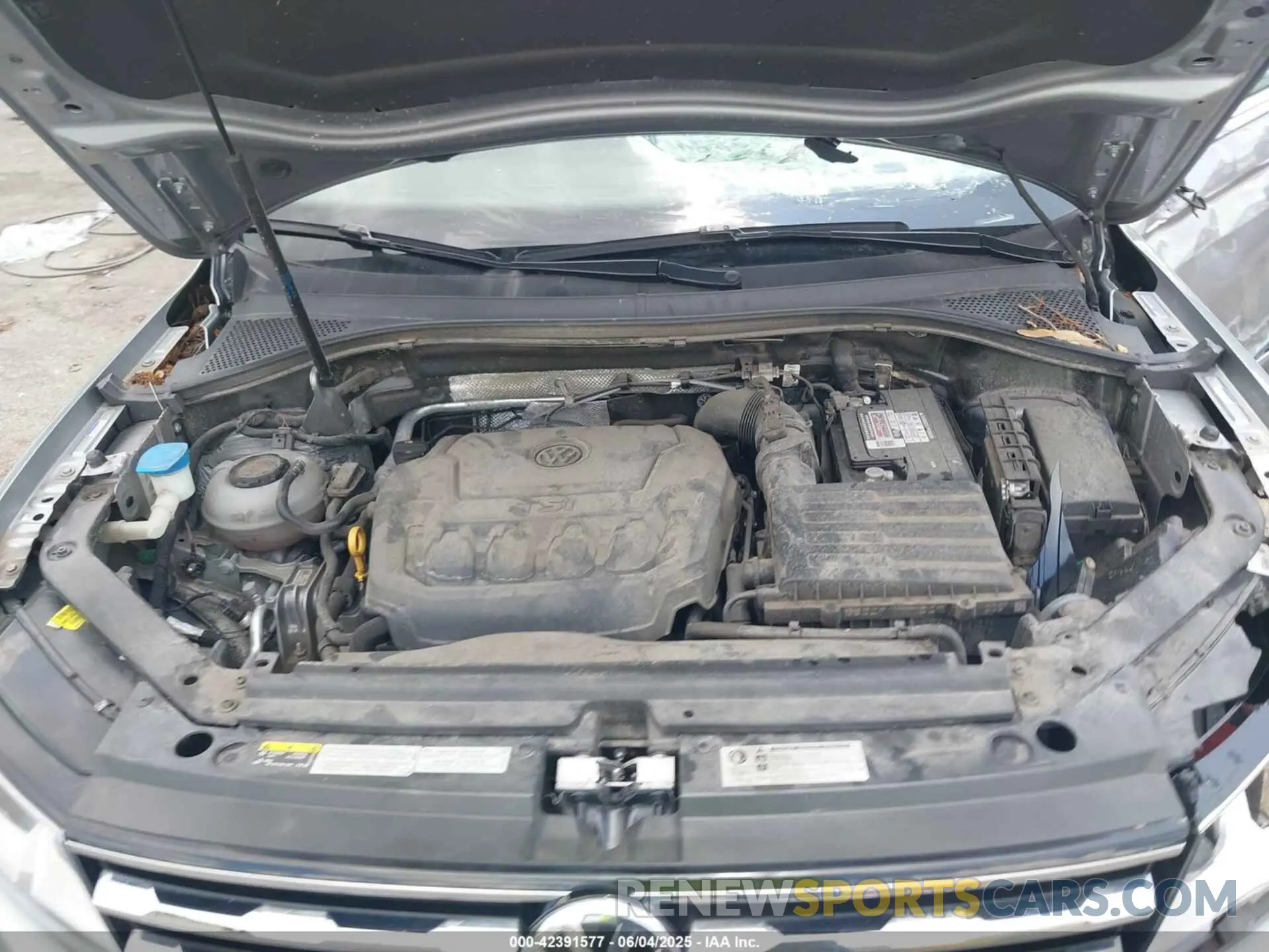 10 Photograph of a damaged car 3VV2B7AXXLM022016 VOLKSWAGEN TIGUAN 2020