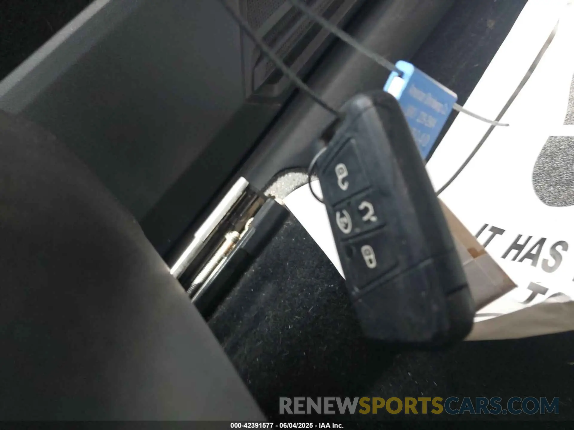 11 Photograph of a damaged car 3VV2B7AXXLM022016 VOLKSWAGEN TIGUAN 2020