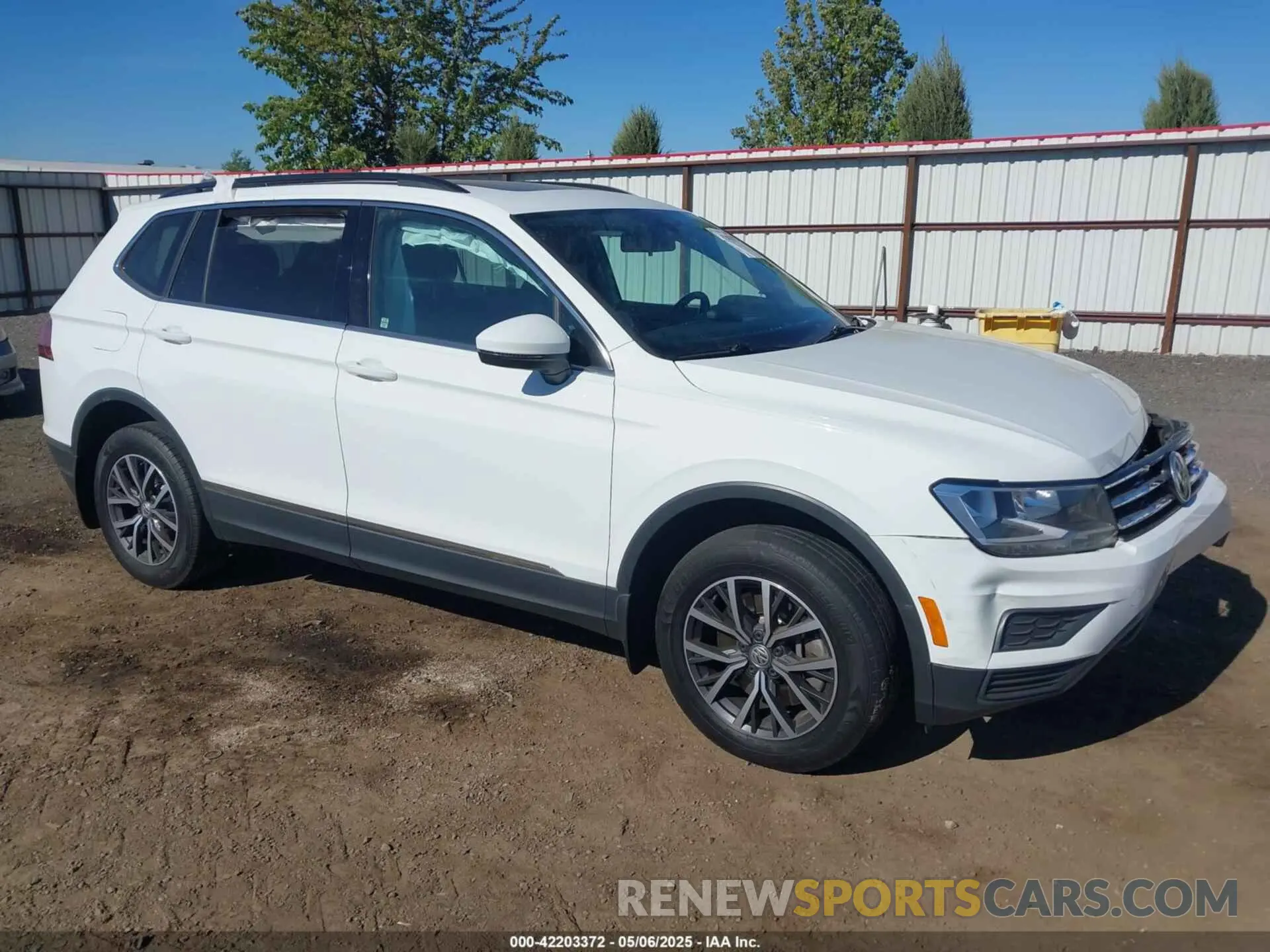 1 Photograph of a damaged car 3VV2B7AXXLM053170 VOLKSWAGEN TIGUAN 2020