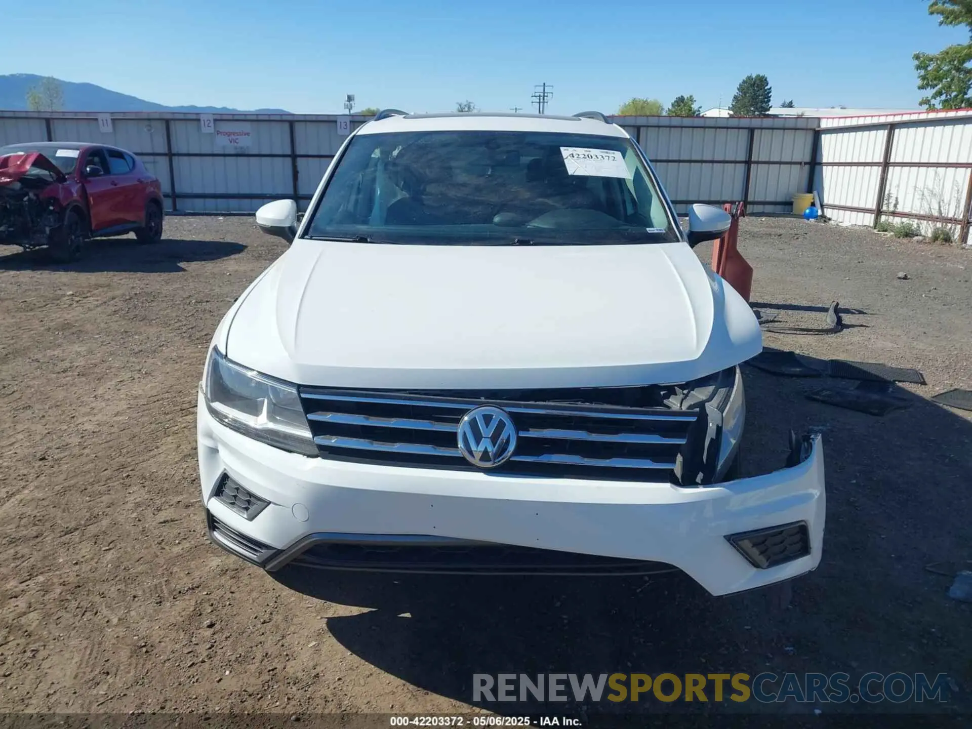 12 Photograph of a damaged car 3VV2B7AXXLM053170 VOLKSWAGEN TIGUAN 2020