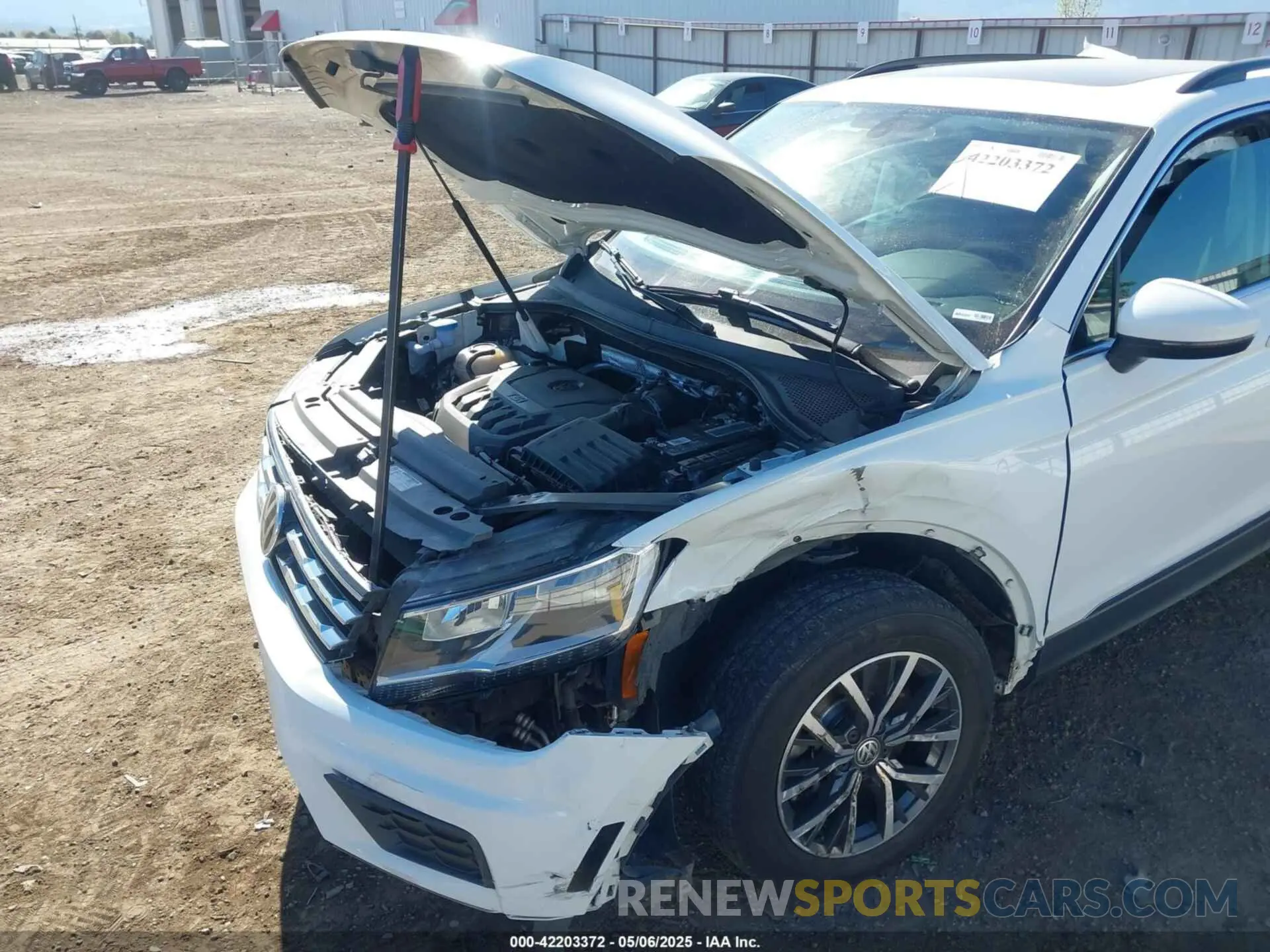 6 Photograph of a damaged car 3VV2B7AXXLM053170 VOLKSWAGEN TIGUAN 2020