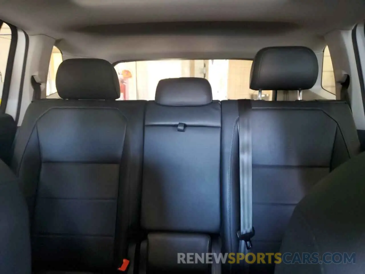 10 Photograph of a damaged car 3VV2B7AXXLM058031 VOLKSWAGEN TIGUAN 2020