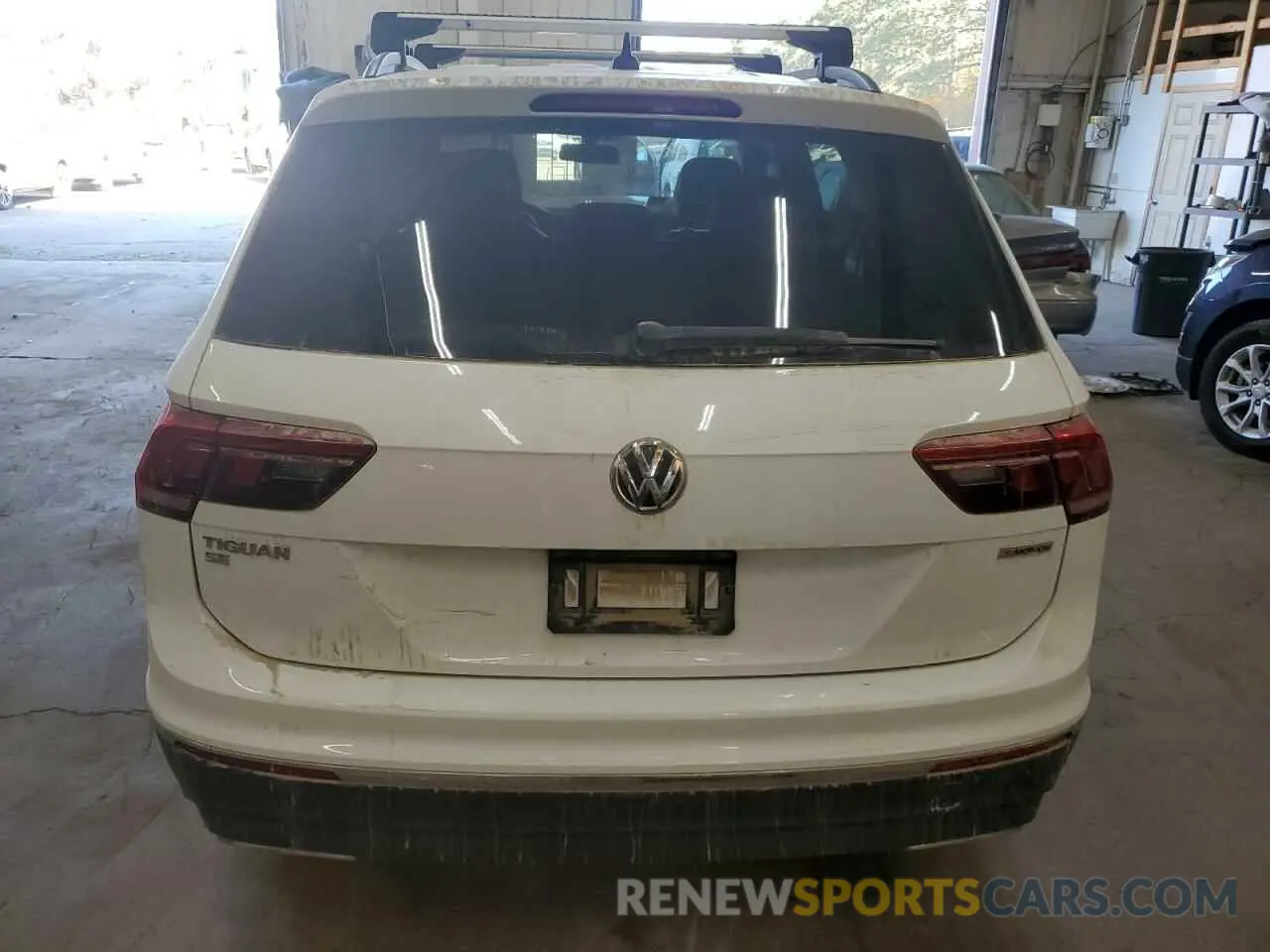 6 Photograph of a damaged car 3VV2B7AXXLM058031 VOLKSWAGEN TIGUAN 2020