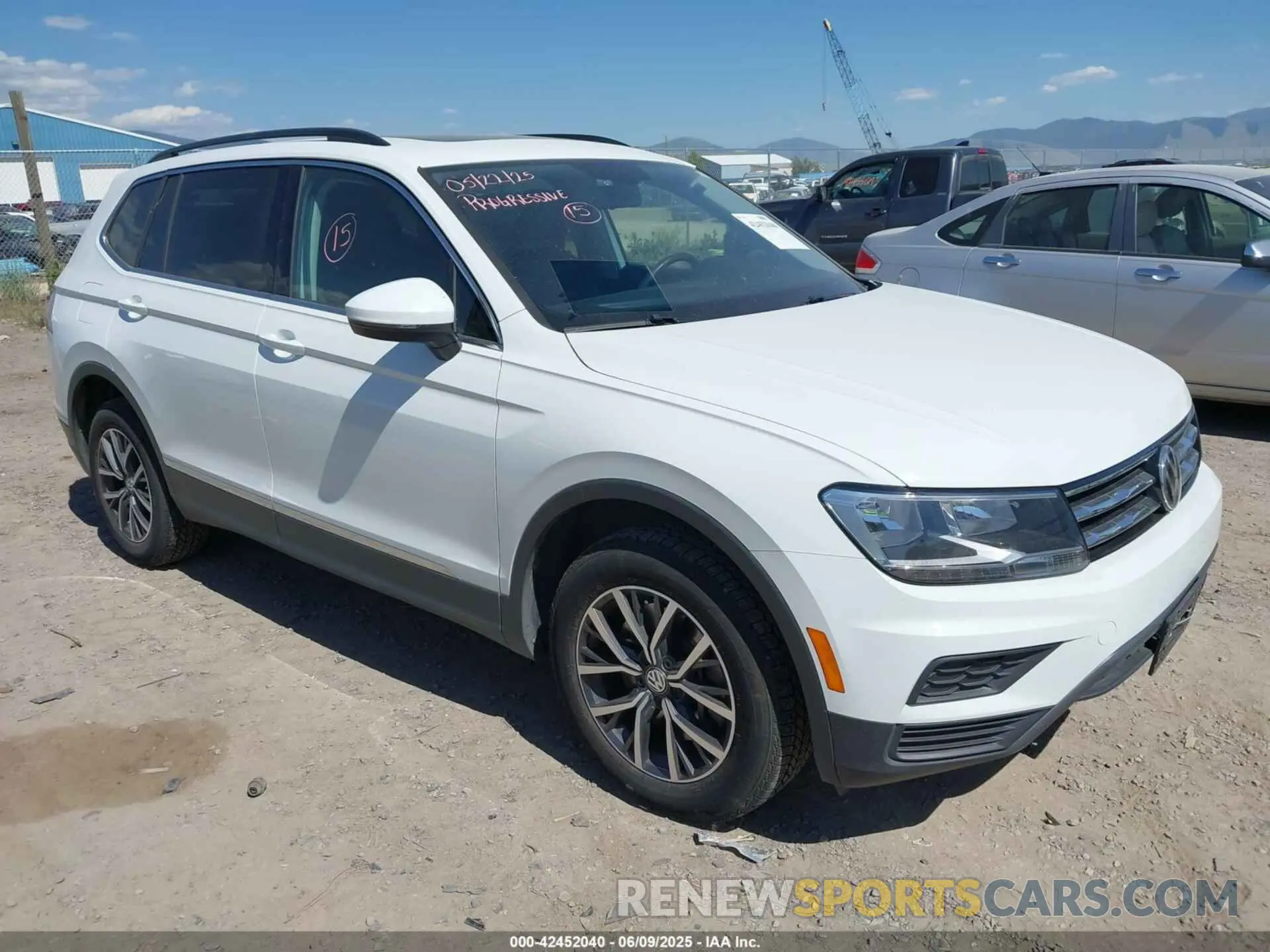 1 Photograph of a damaged car 3VV2B7AXXLM064945 VOLKSWAGEN TIGUAN 2020